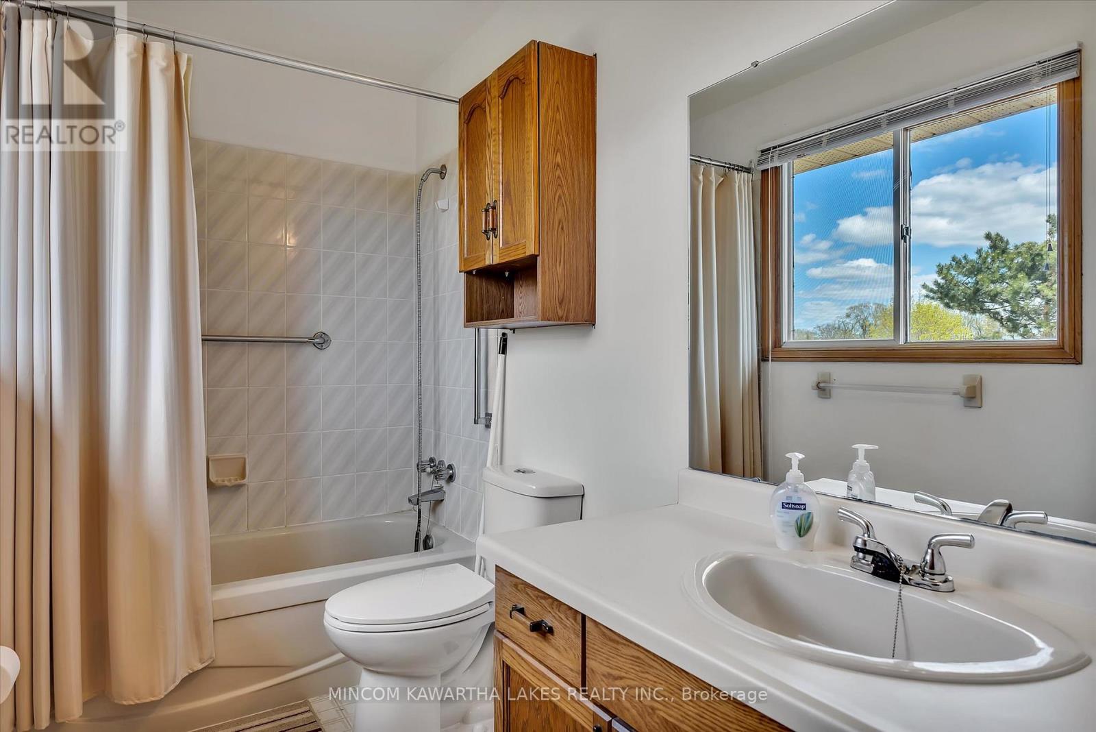 1914 Parkwood Circle, Peterborough West (North), Ontario  K9J 8C6 - Photo 27 - X12141077