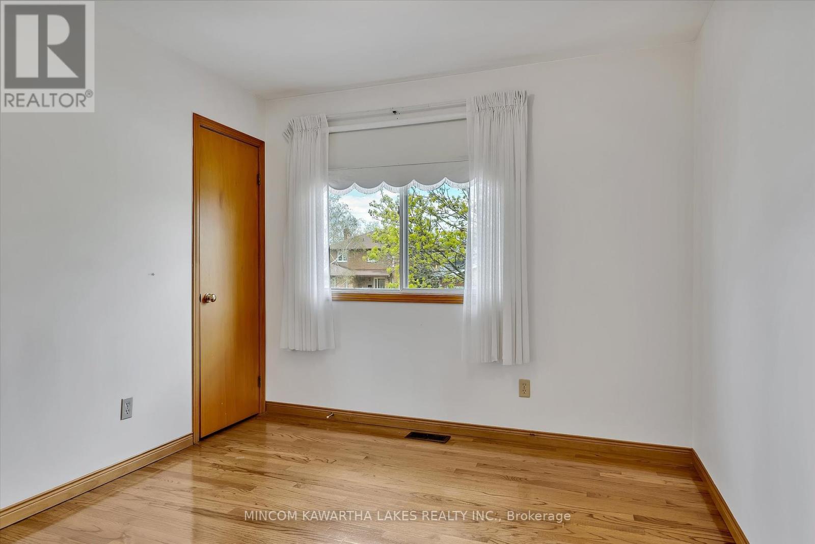 1914 Parkwood Circle, Peterborough West (North), Ontario  K9J 8C6 - Photo 30 - X12141077
