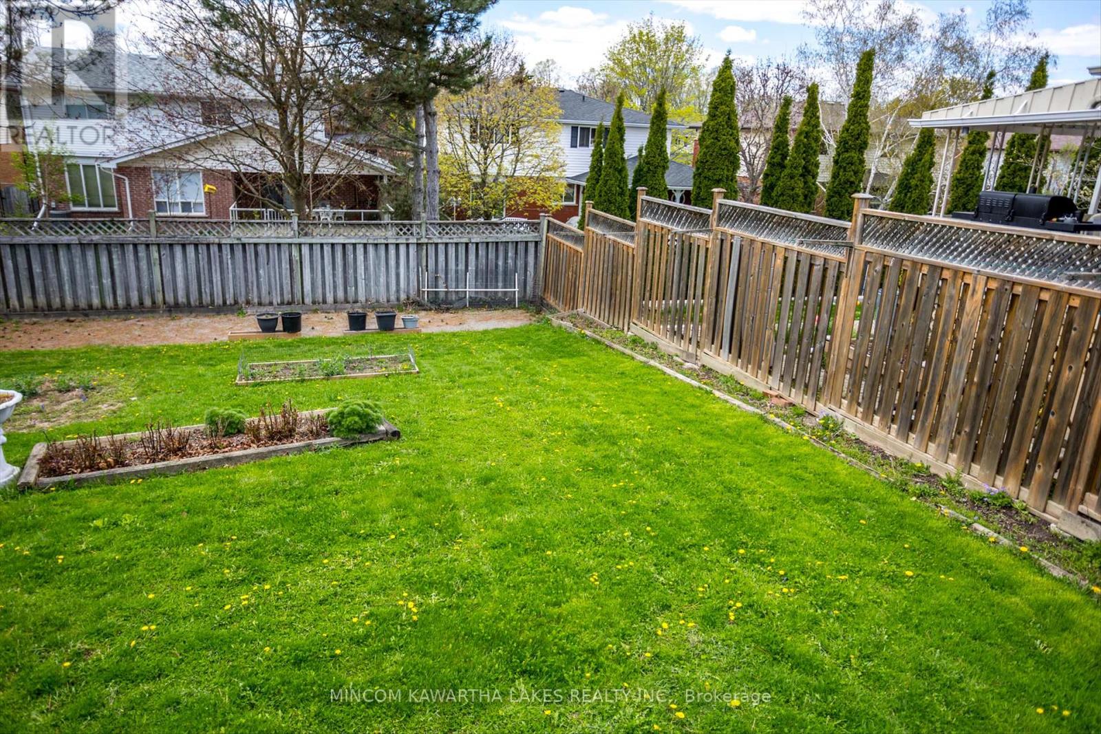 1914 Parkwood Circle, Peterborough West (North), Ontario  K9J 8C6 - Photo 47 - X12141077