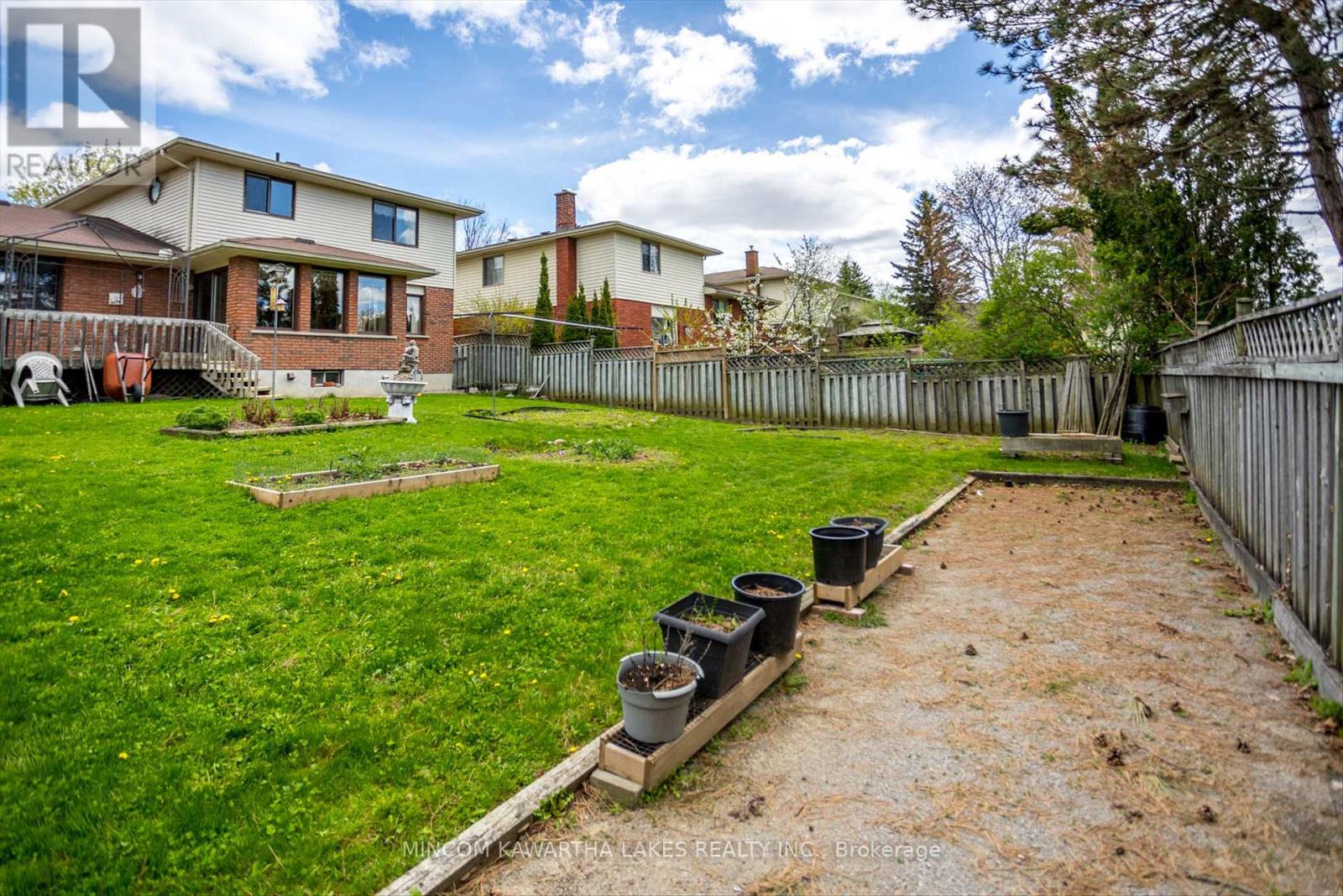 1914 Parkwood Circle, Peterborough West (North), Ontario  K9J 8C6 - Photo 48 - X12141077