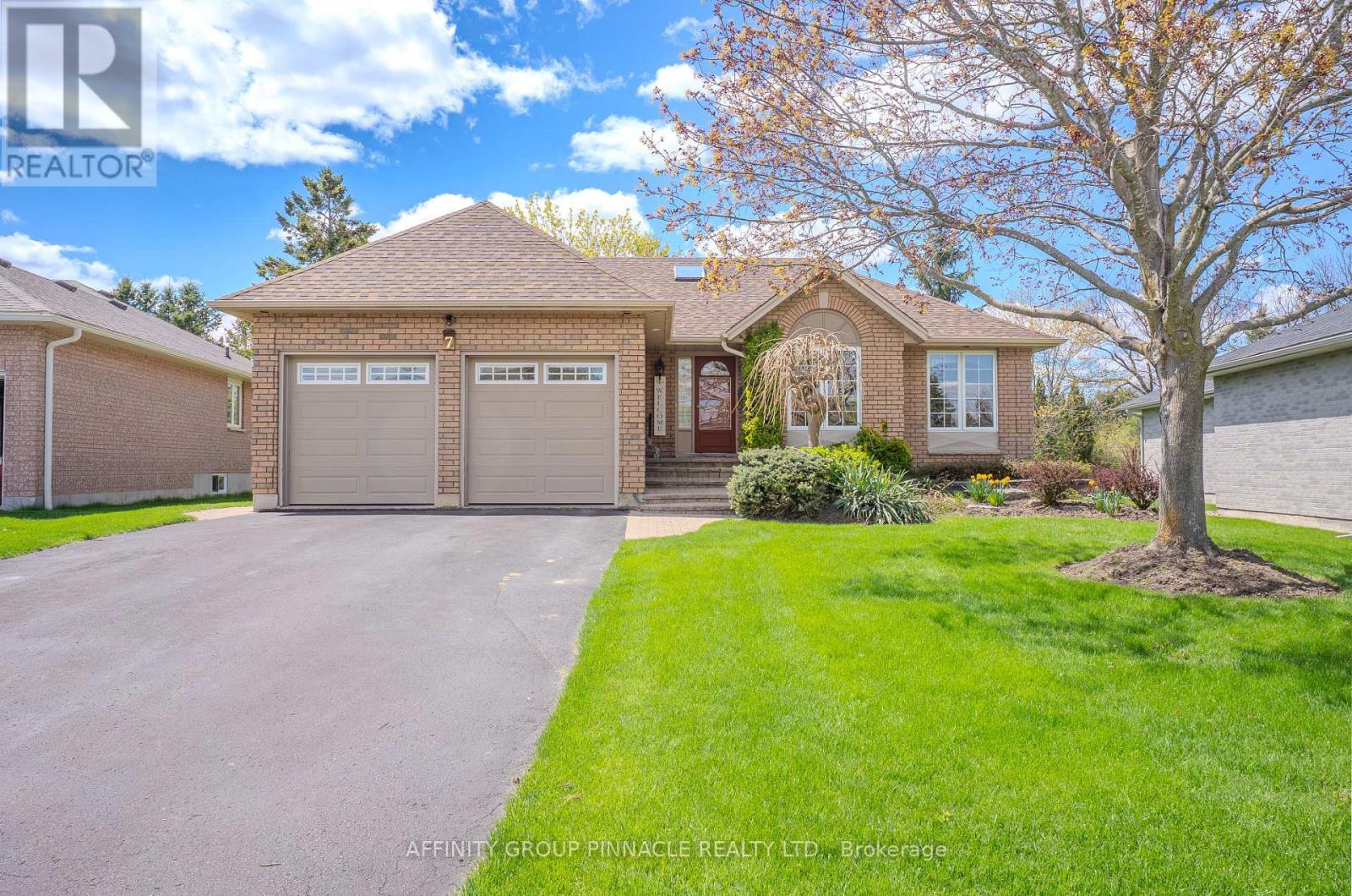 7 WHITNEY COURT N, kawartha lakes (lindsay), Ontario