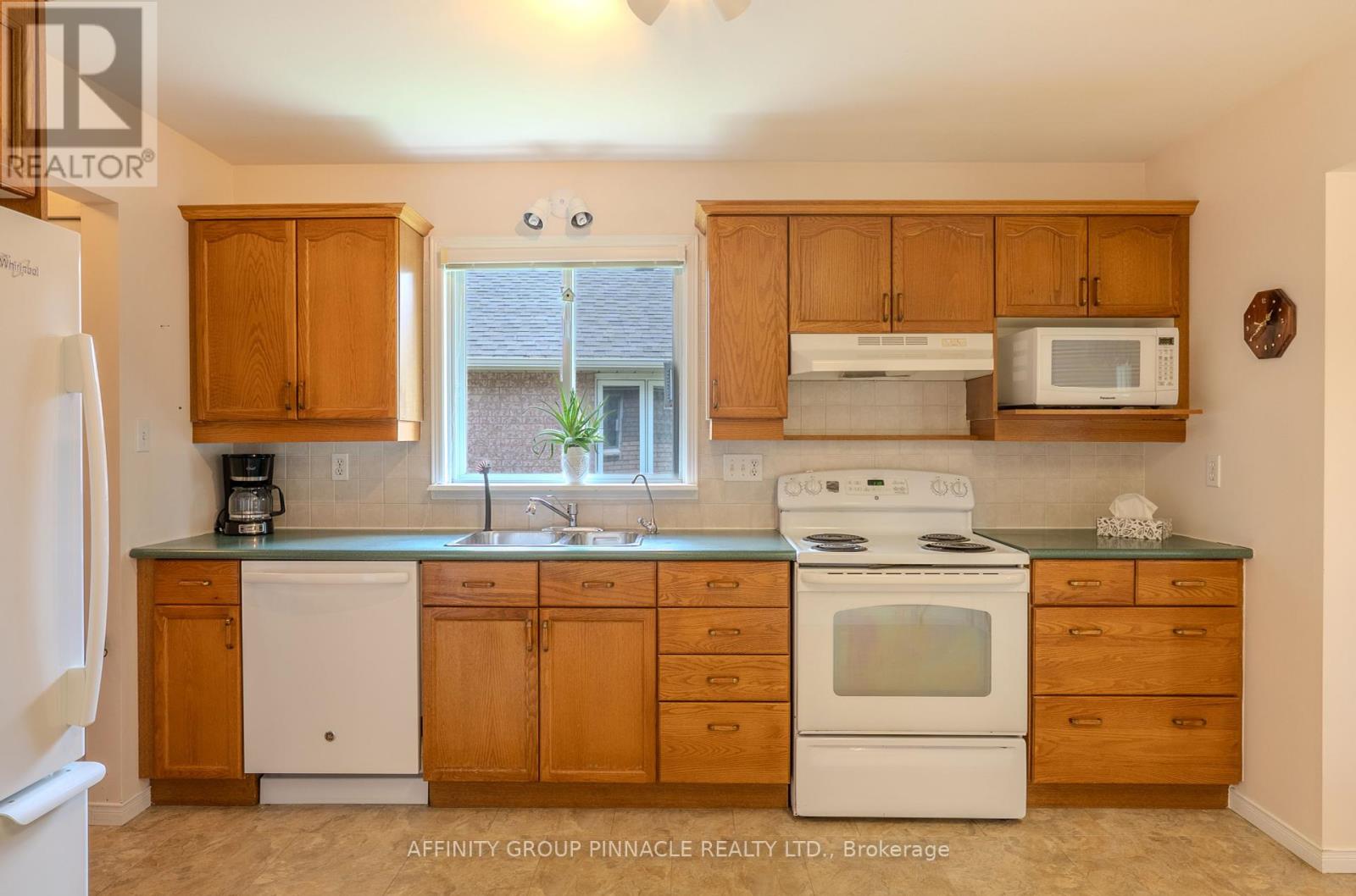 7 Whitney Court N, Kawartha Lakes (Lindsay), Ontario  K9V 6C4 - Photo 12 - X12141168