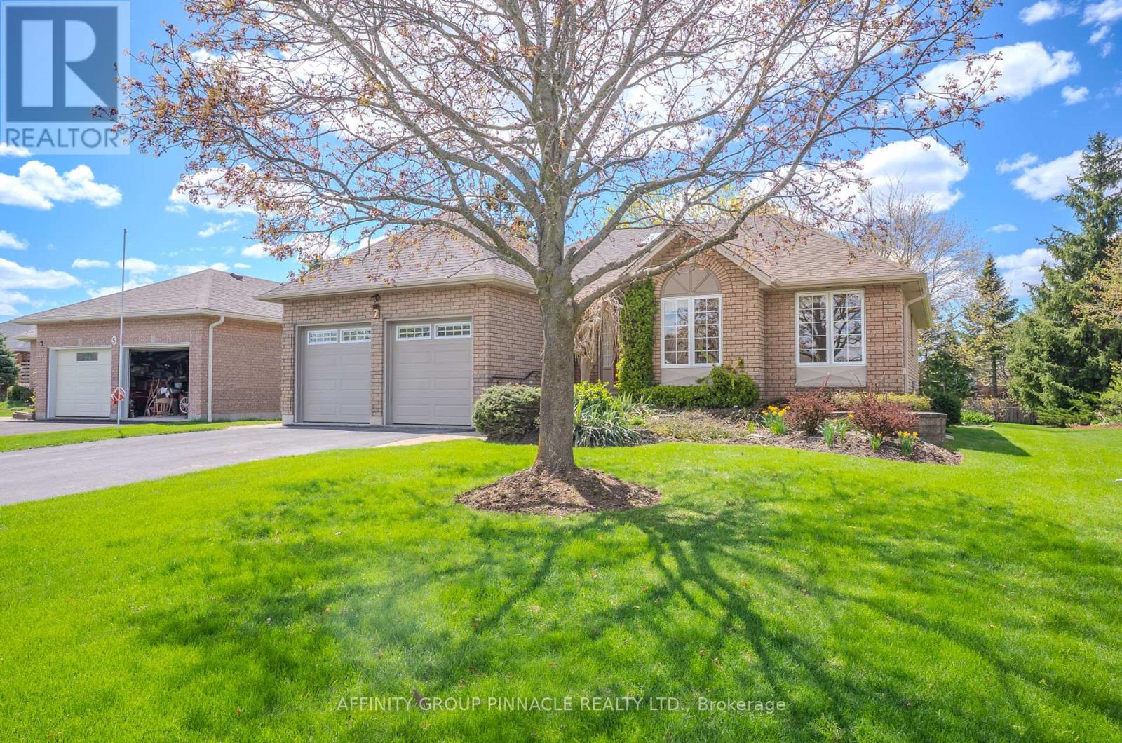 7 Whitney Court N, Kawartha Lakes (Lindsay), Ontario  K9V 6C4 - Photo 3 - X12141168