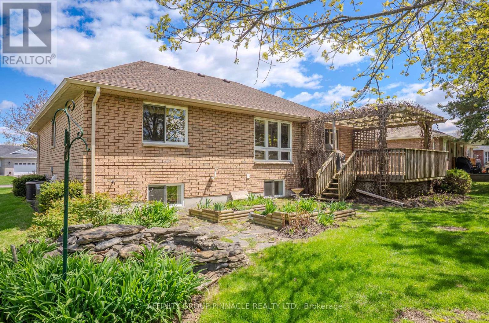 7 Whitney Court N, Kawartha Lakes (Lindsay), Ontario  K9V 6C4 - Photo 5 - X12141168