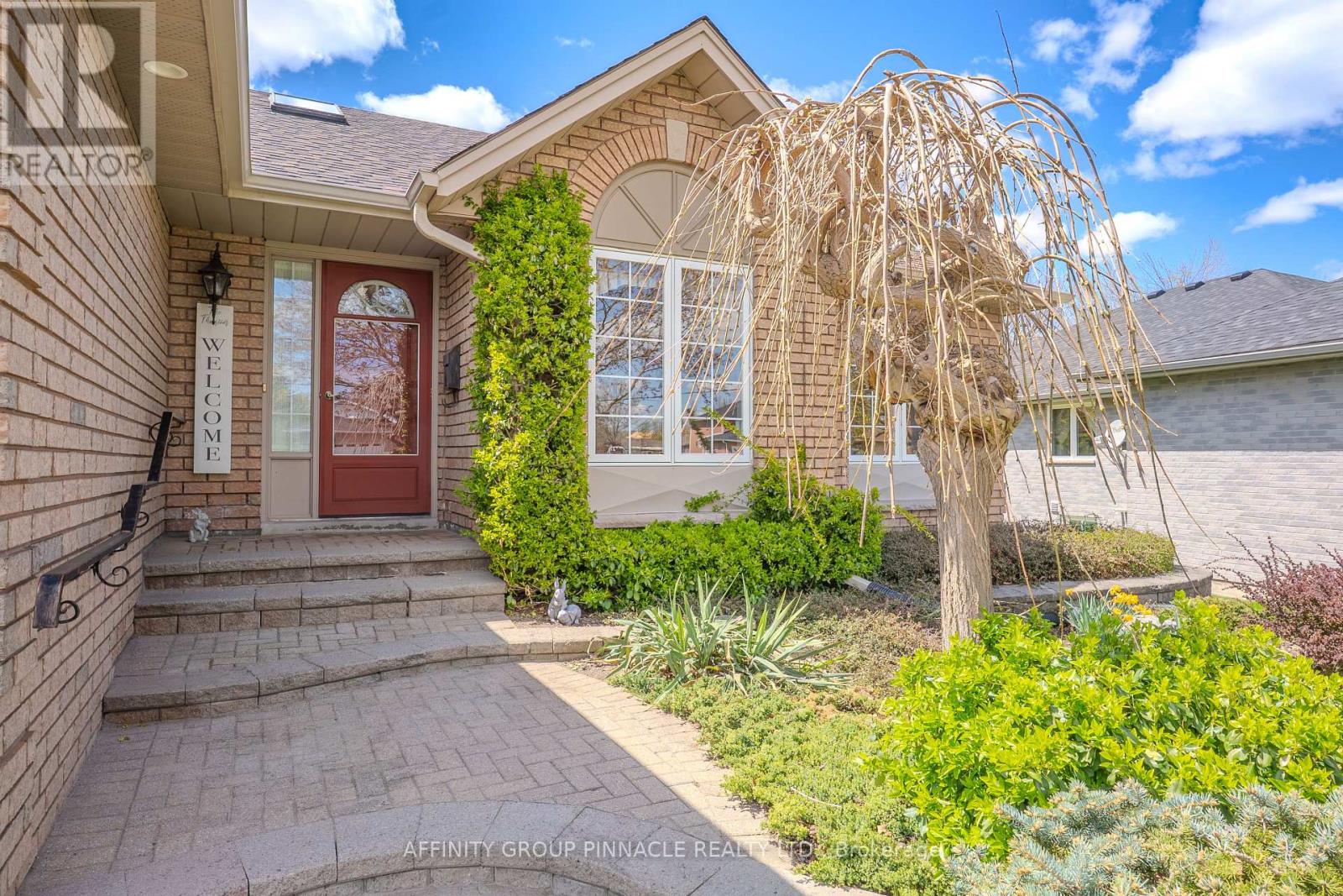 7 Whitney Court N, Kawartha Lakes (Lindsay), Ontario  K9V 6C4 - Photo 6 - X12141168