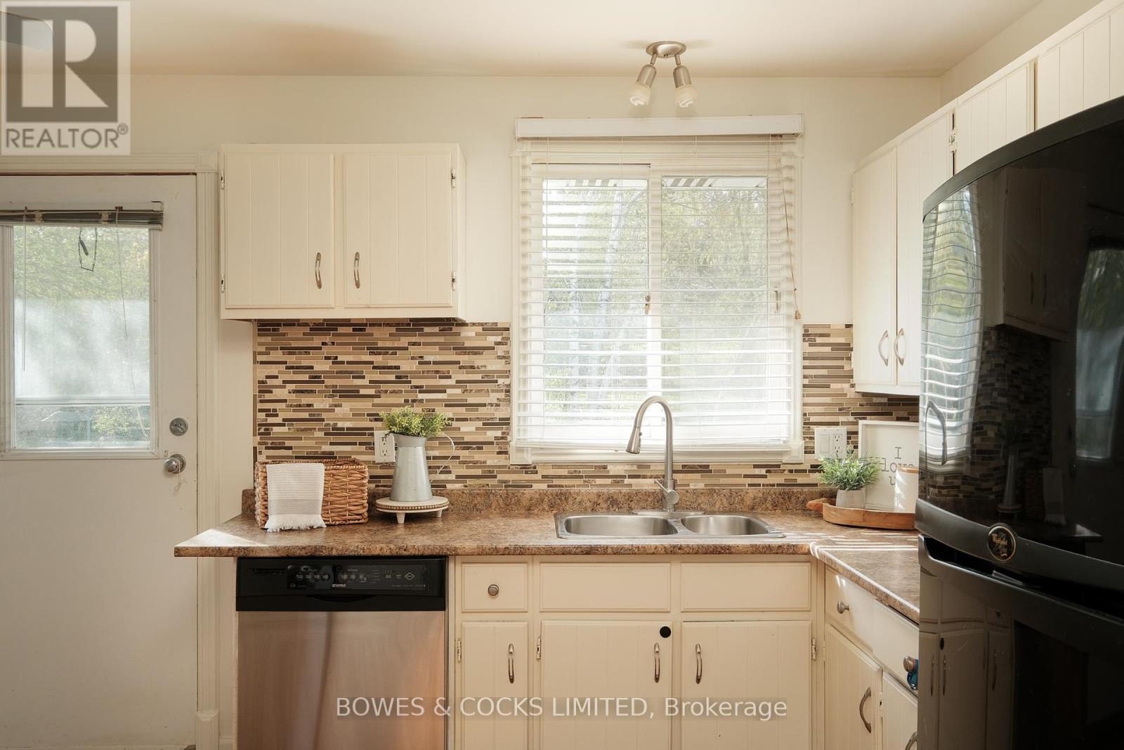 1712 Redwood Drive, Peterborough West (Central), Ontario  K9K 1M3 - Photo 23 - X12141200