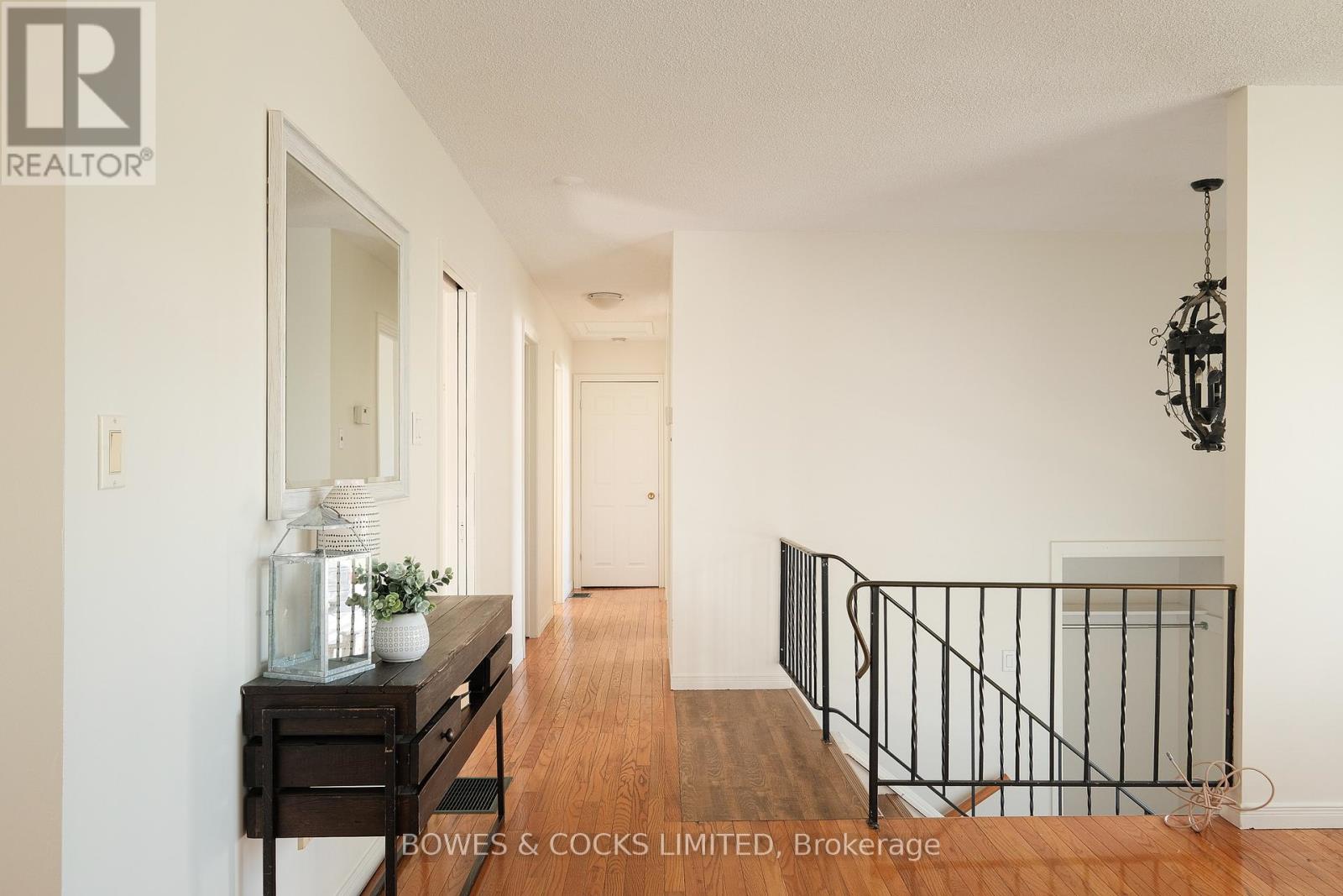 1712 Redwood Drive, Peterborough West (Central), Ontario  K9K 1M3 - Photo 4 - X12141200