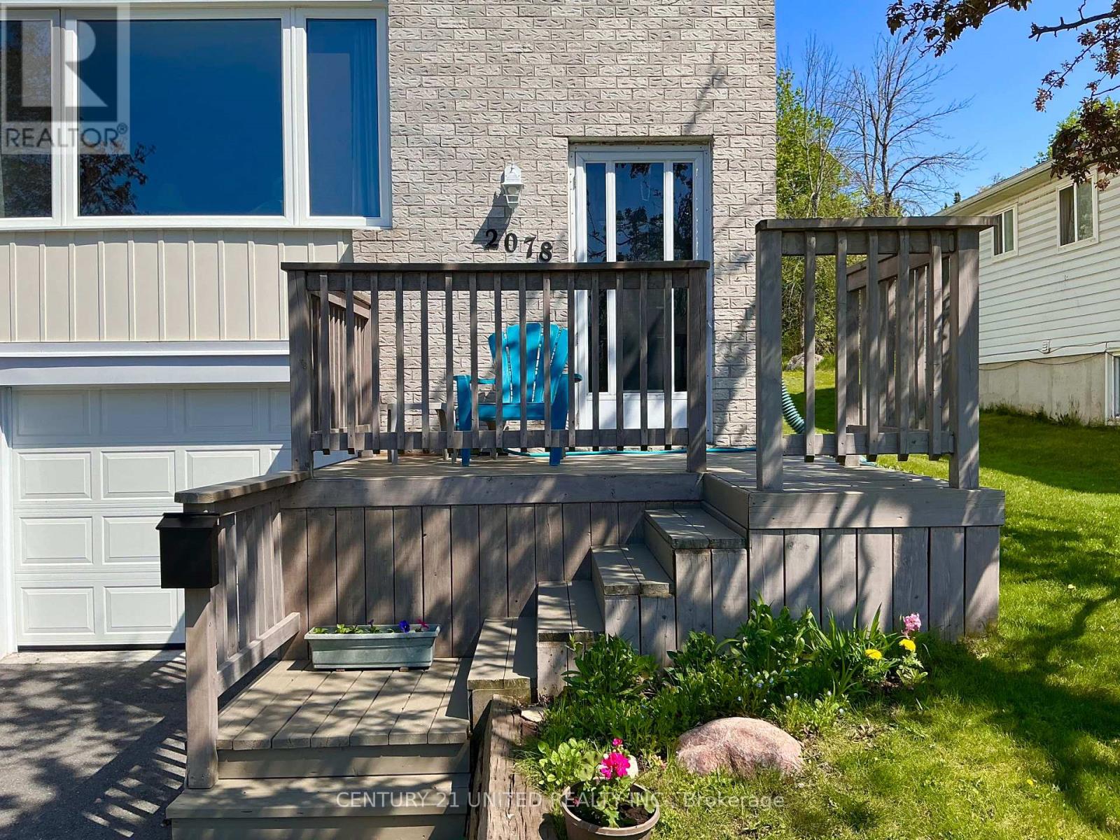 2078 Walker Avenue, Peterborough East (South), Ontario  K9L 1S1 - Photo 2 - X12141261