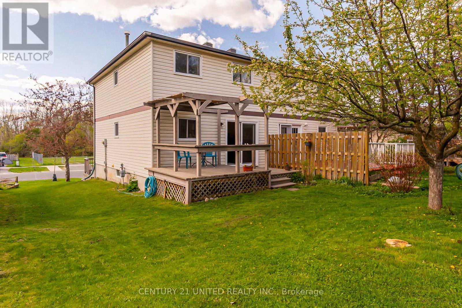 2078 Walker Avenue, Peterborough East (South), Ontario  K9L 1S1 - Photo 22 - X12141261