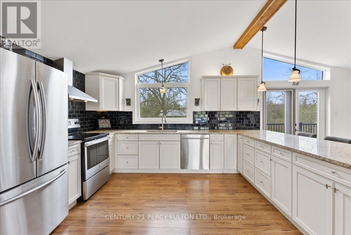 285 Hillside Drive, Trent Hills (Campbellford), Ontario  K0L 1L0 - Photo 10 - X12141546