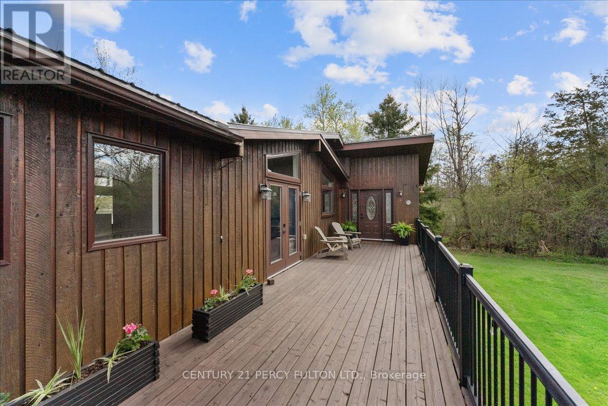 285 Hillside Drive, Trent Hills (Campbellford), Ontario  K0L 1L0 - Photo 4 - X12141546