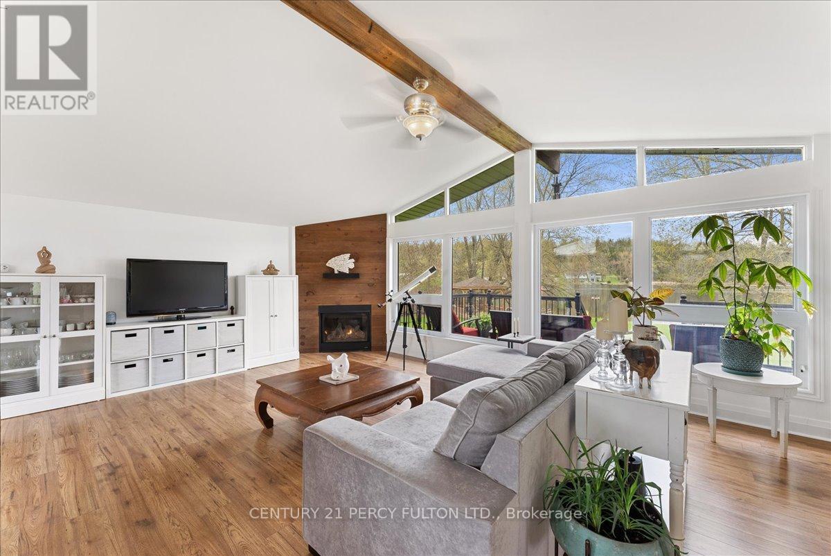 285 Hillside Drive, Trent Hills (Campbellford), Ontario  K0L 1L0 - Photo 8 - X12141546
