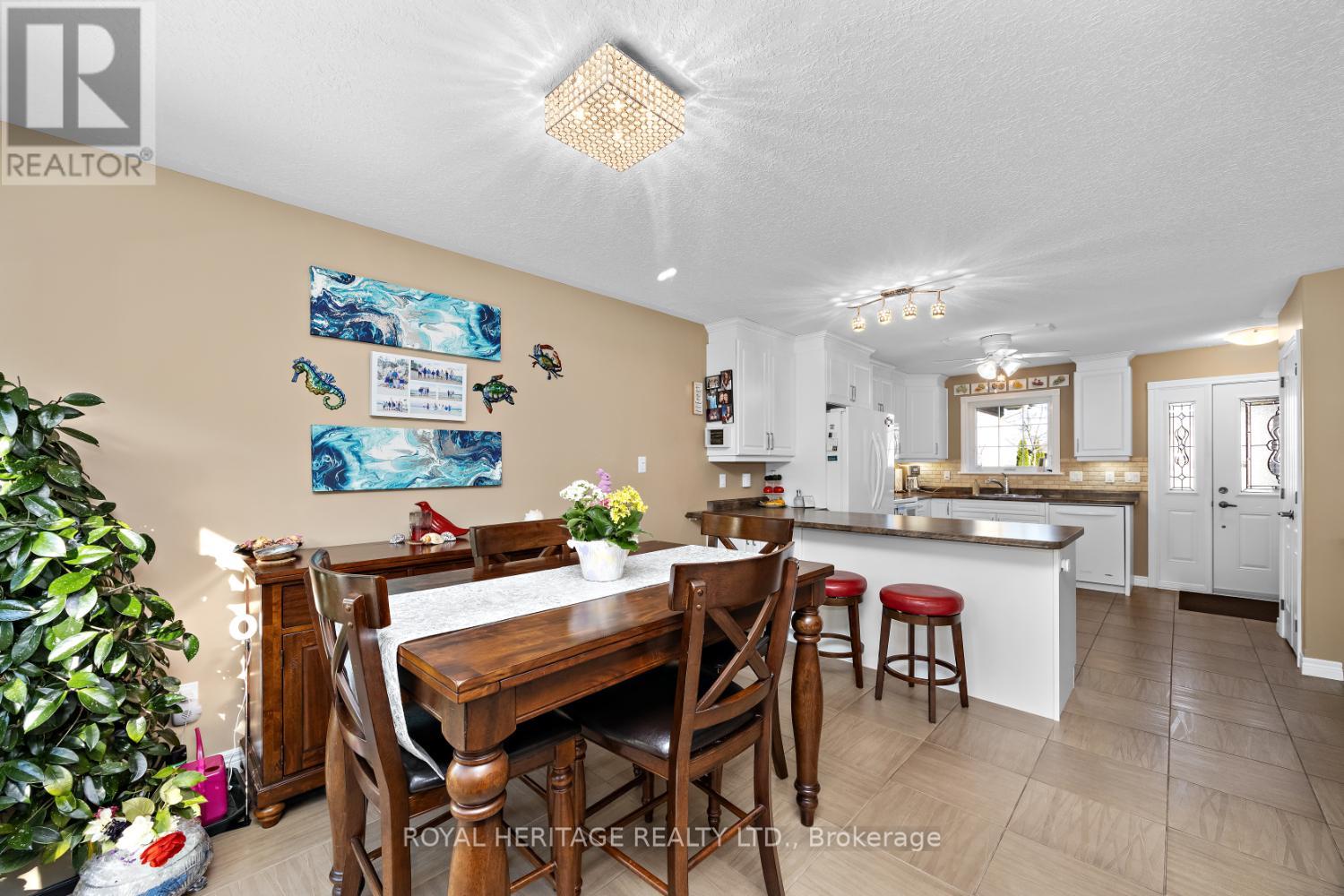 162 - 301 Carnegie Avenue, Peterborough North (University Heights), Ontario  K9L 0G1 - Photo 10 - X12142006