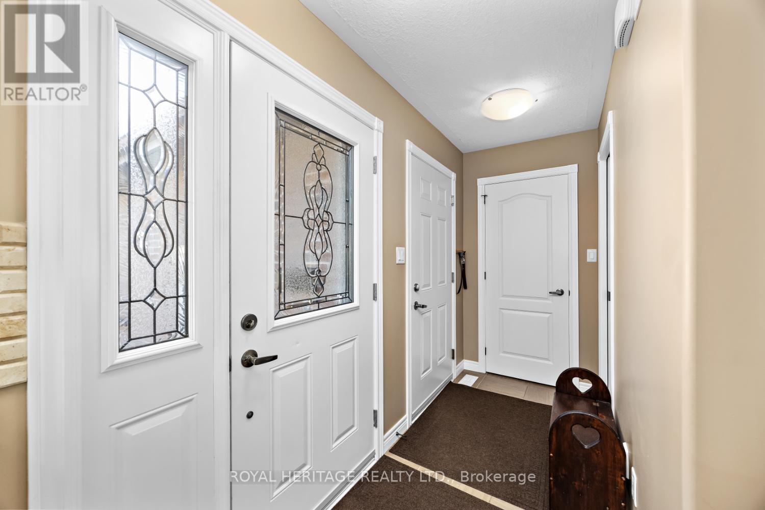 162 - 301 Carnegie Avenue, Peterborough North (University Heights), Ontario  K9L 0G1 - Photo 2 - X12142006