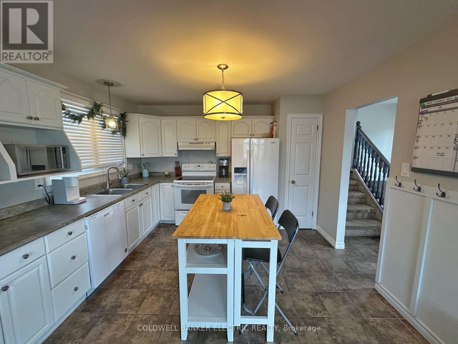 843 Orpington Road, Peterborough South (West), Ontario  K9J 4A6 - Photo 12 - X12142089