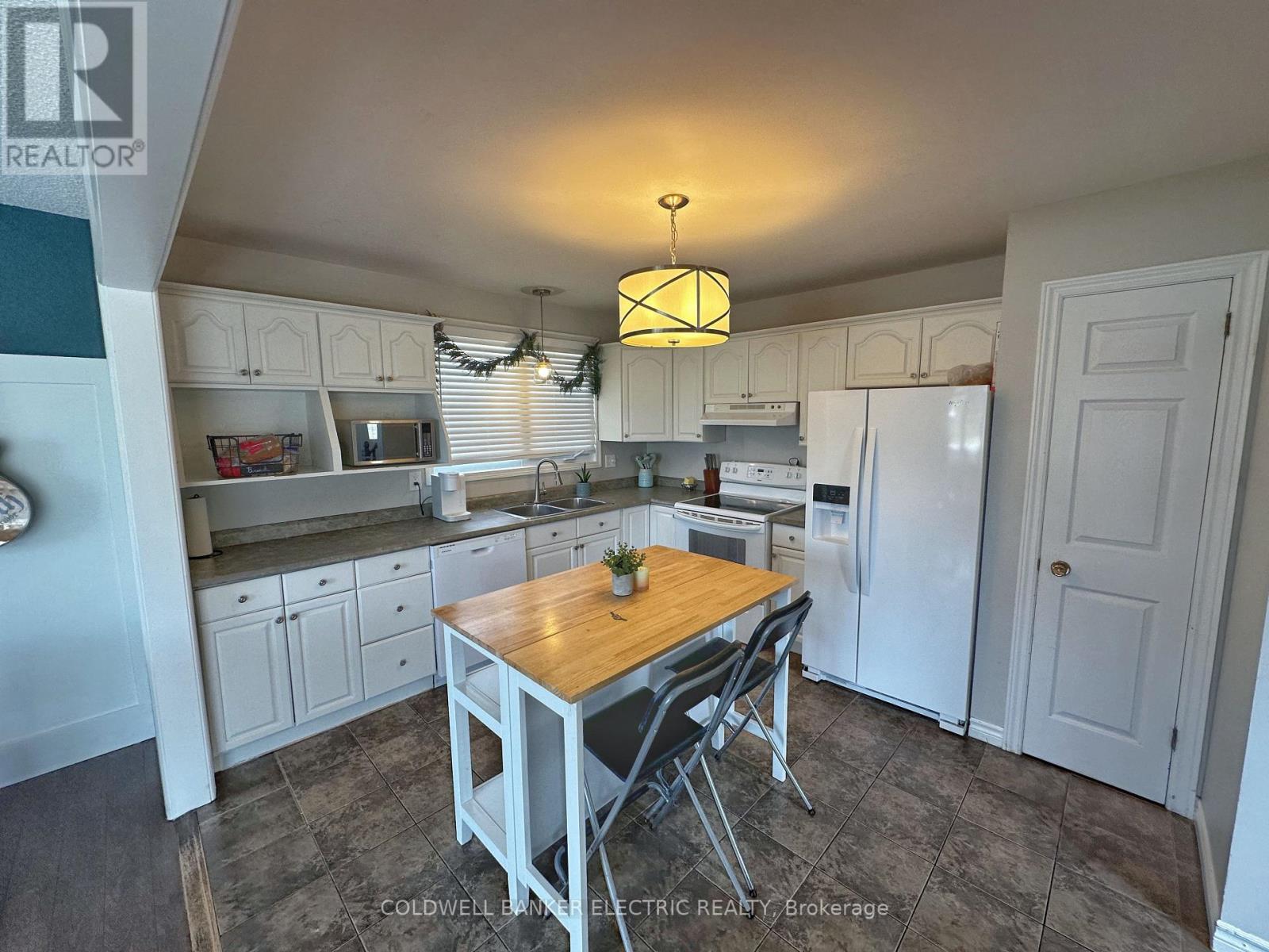 843 Orpington Road, Peterborough South (West), Ontario  K9J 4A6 - Photo 13 - X12142089