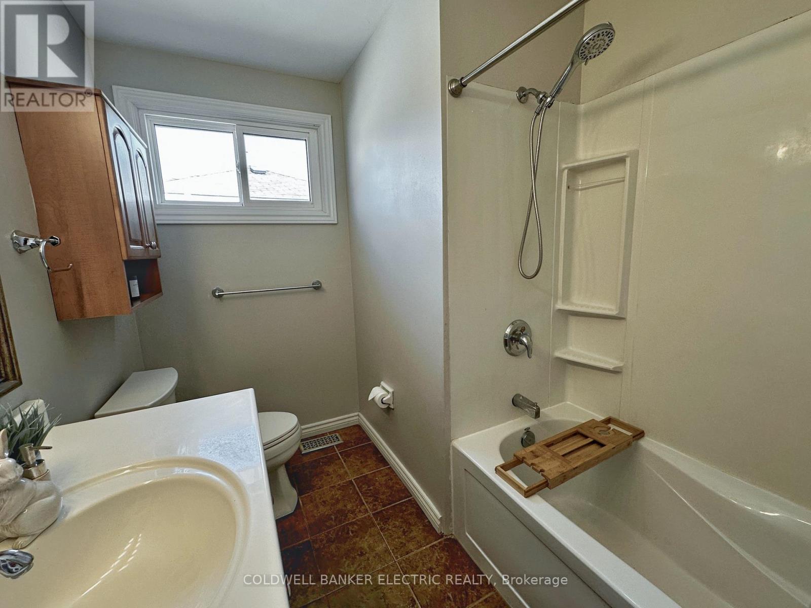 843 Orpington Road, Peterborough South (West), Ontario  K9J 4A6 - Photo 24 - X12142089