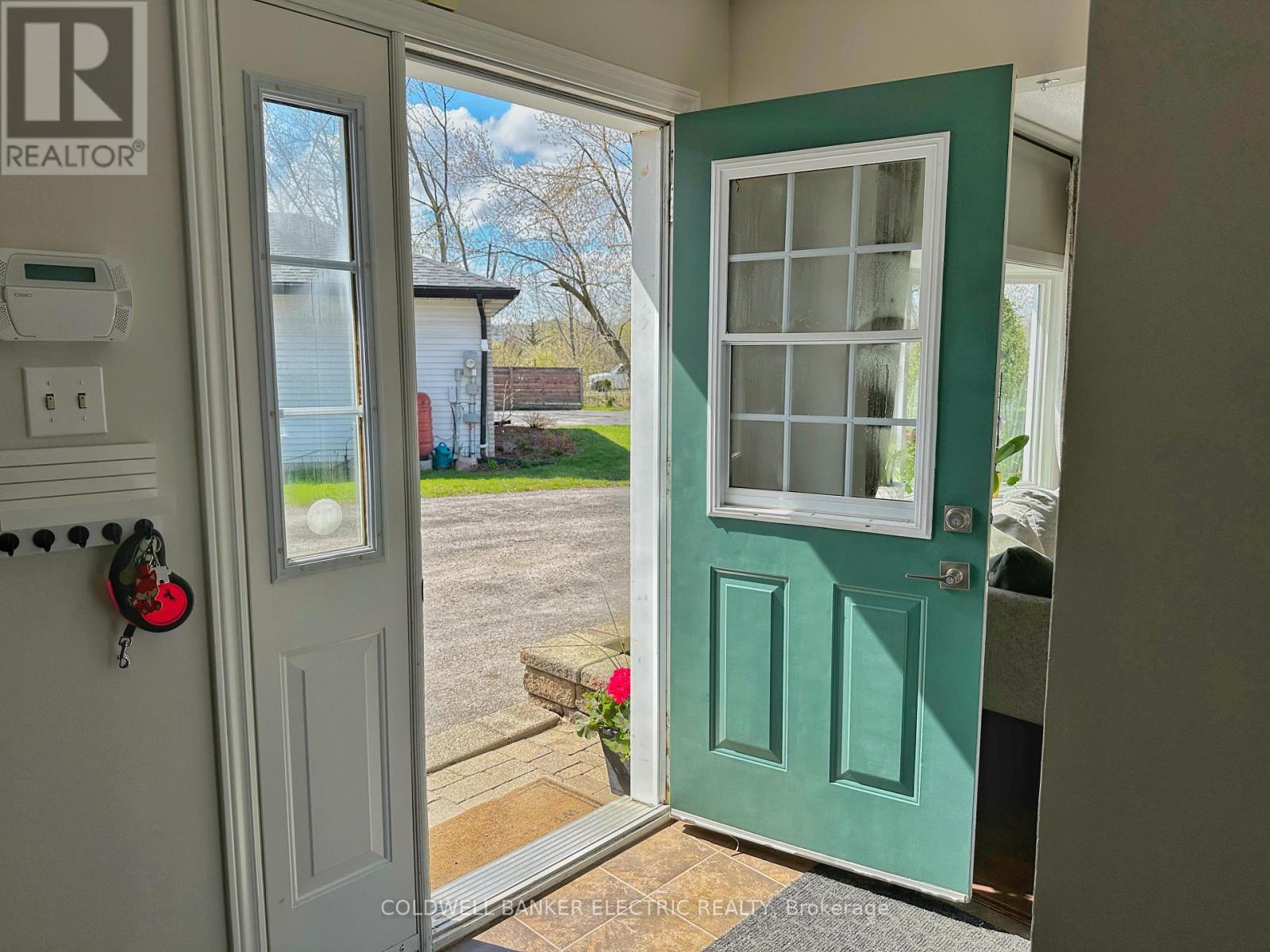 843 Orpington Road, Peterborough South (West), Ontario  K9J 4A6 - Photo 4 - X12142089