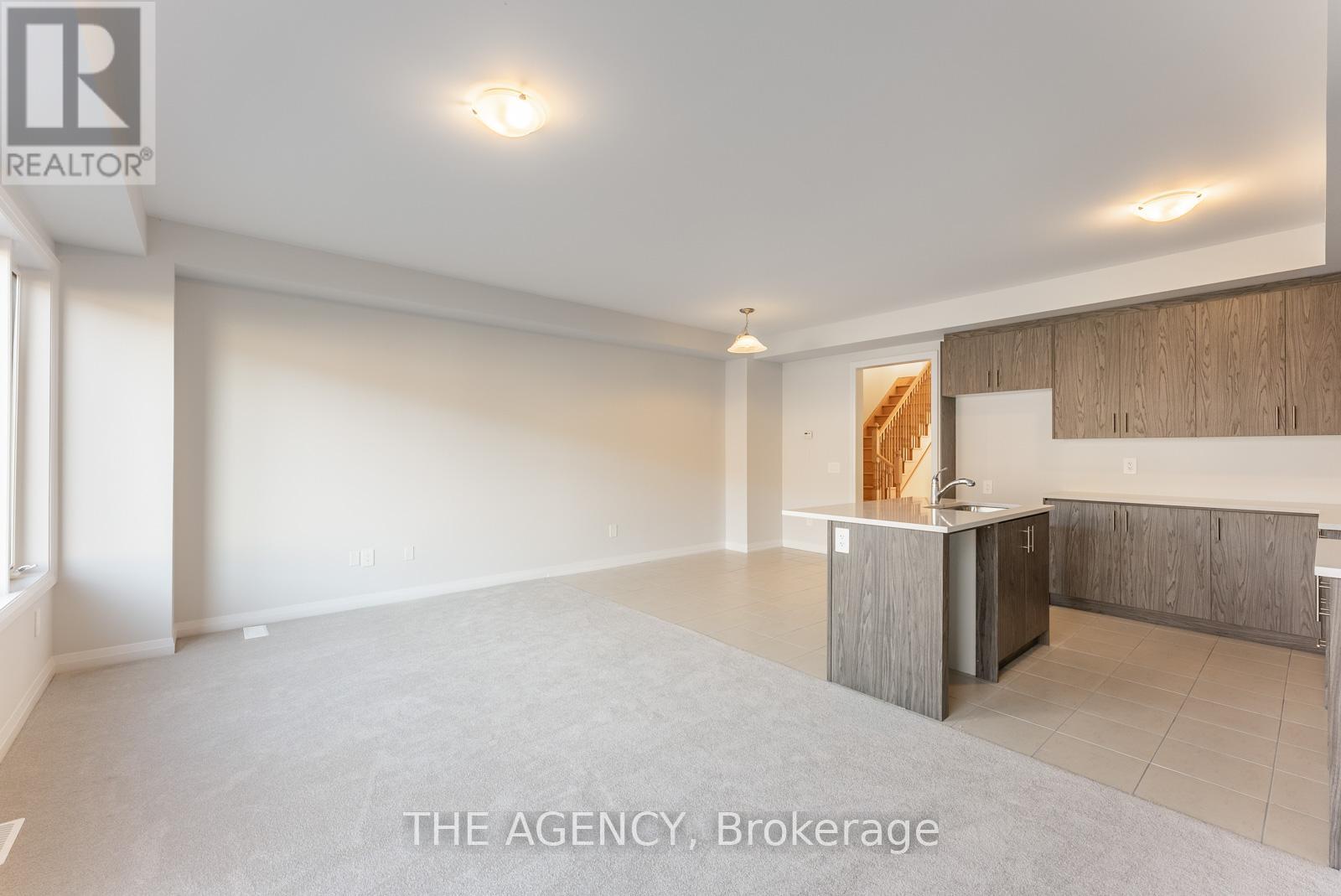 44 Corley Street, Kawartha Lakes (Lindsay), Ontario  K9V 6C2 - Photo 10 - X12142237