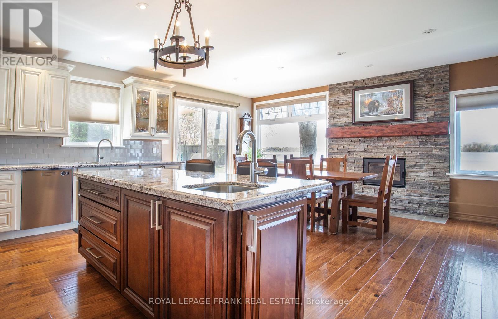 11 Edgewater Drive, Selwyn, Ontario  K0L 1T0 - Photo 24 - X12142702