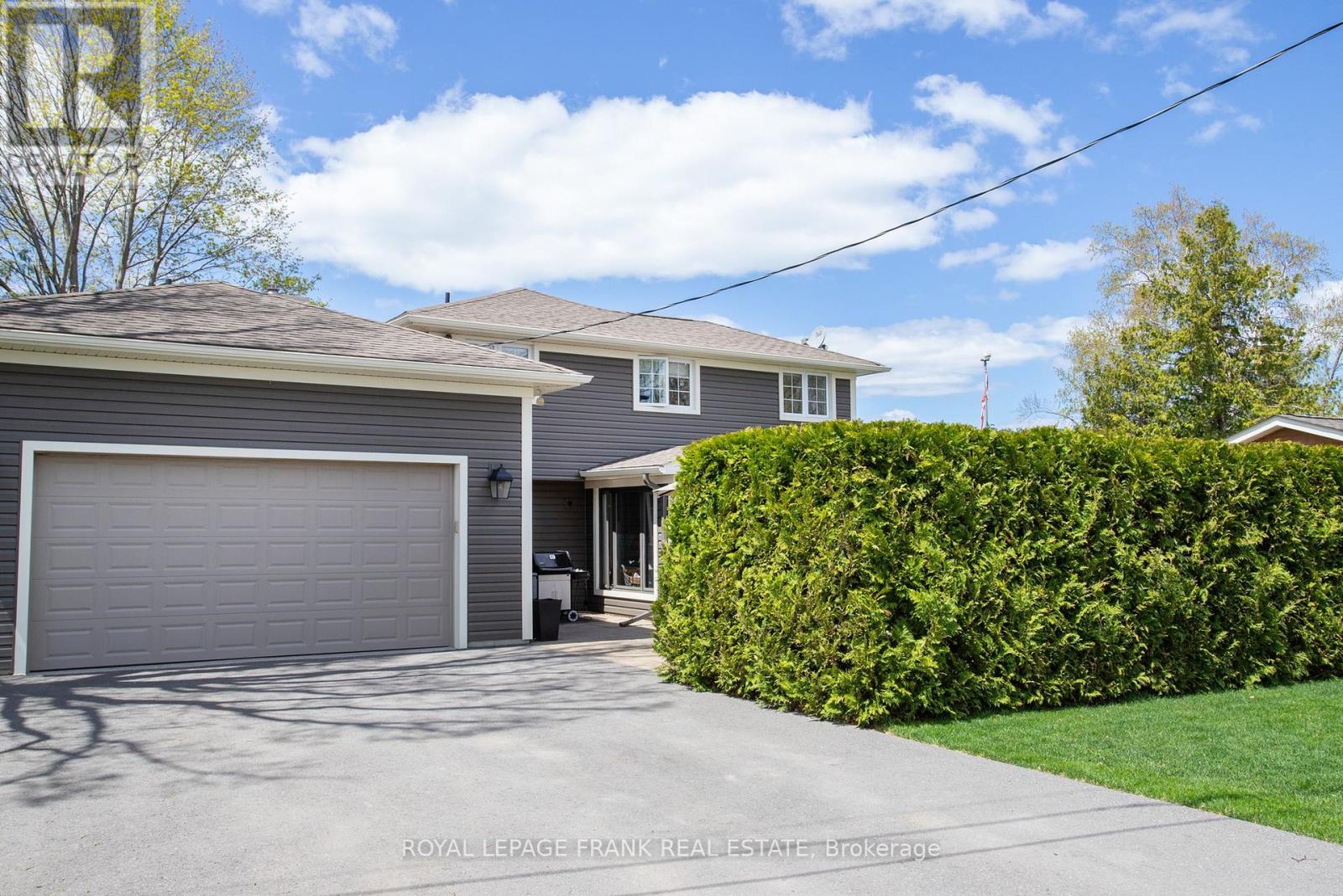 11 Edgewater Drive, Selwyn, Ontario  K0L 1T0 - Photo 9 - X12142702