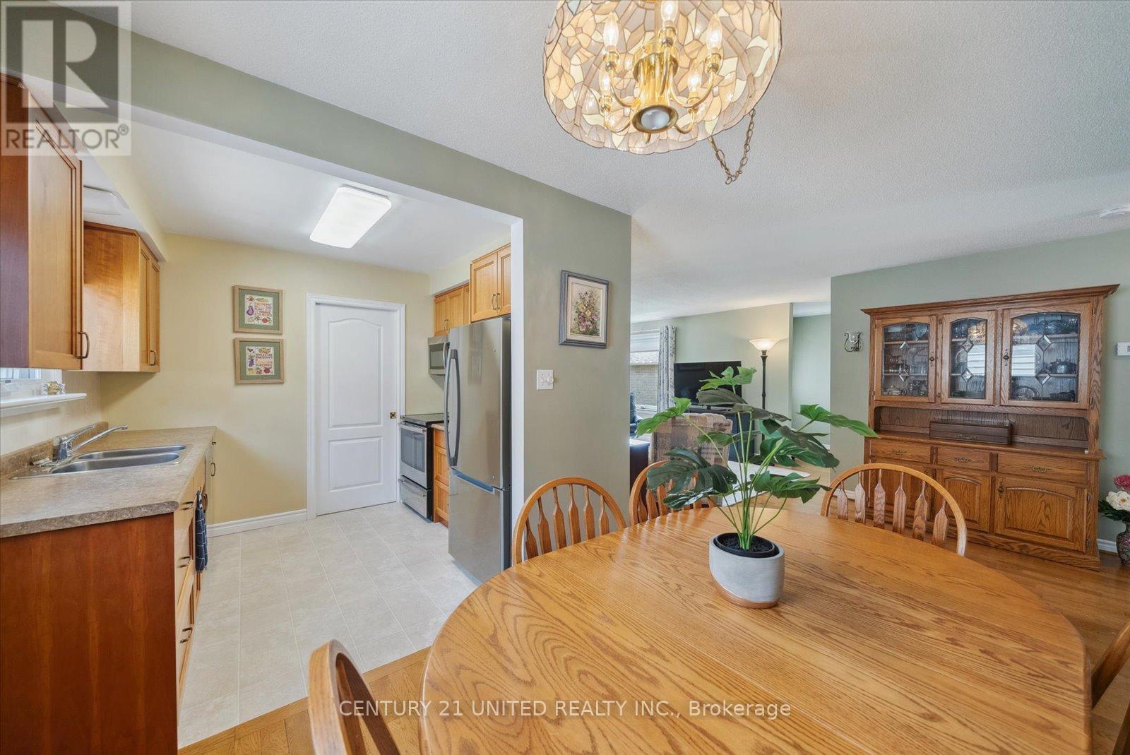 721 Trailview Drive, Peterborough South (East), Ontario  K9J 8P1 - Photo 12 - X12142917