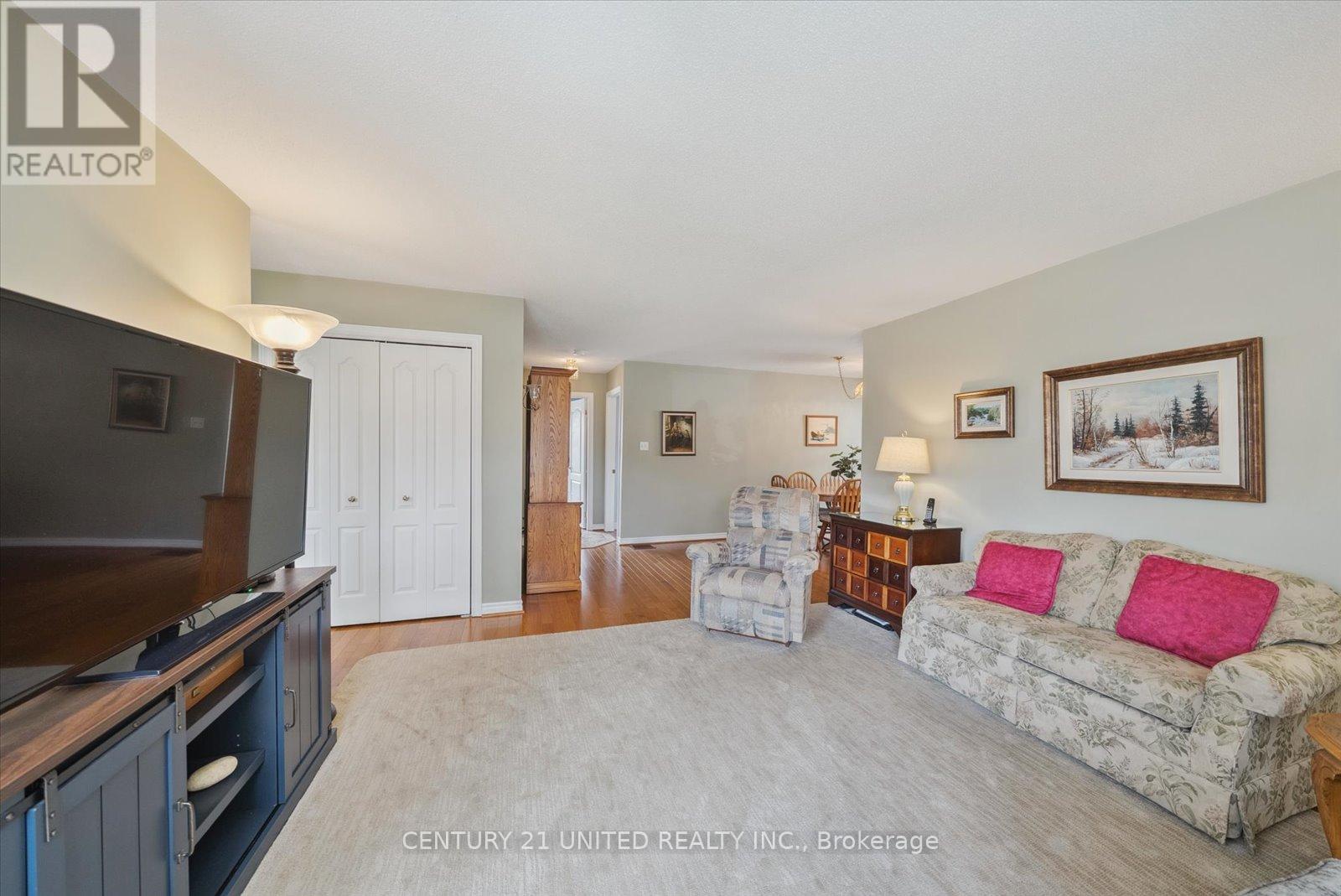 721 Trailview Drive, Peterborough South (East), Ontario  K9J 8P1 - Photo 8 - X12142917
