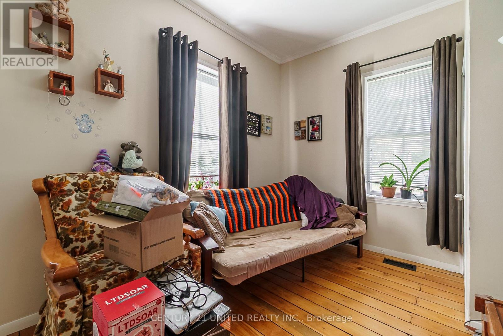 504 Rubidge Street, Peterborough Central (North), Ontario  K9H 4E7 - Photo 12 - X12143068