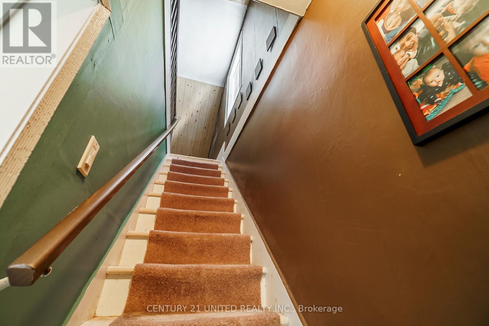 504 Rubidge Street, Peterborough Central (North), Ontario  K9H 4E7 - Photo 18 - X12143068