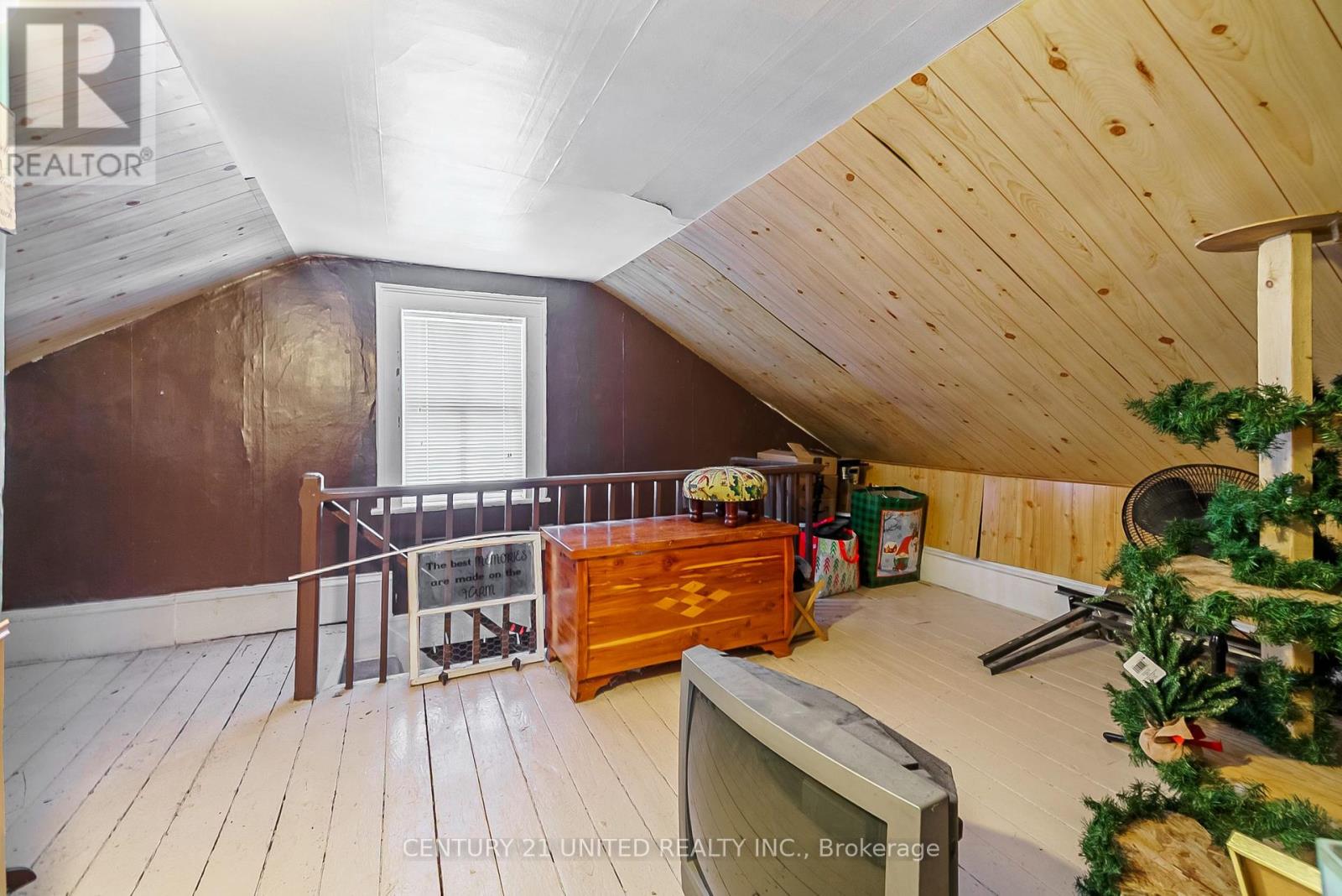 504 Rubidge Street, Peterborough Central (North), Ontario  K9H 4E7 - Photo 19 - X12143068