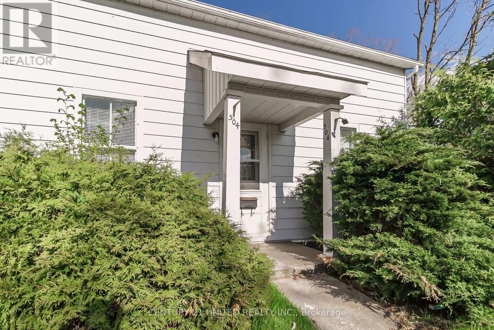 504 Rubidge Street, Peterborough Central (North), Ontario  K9H 4E7 - Photo 2 - X12143068