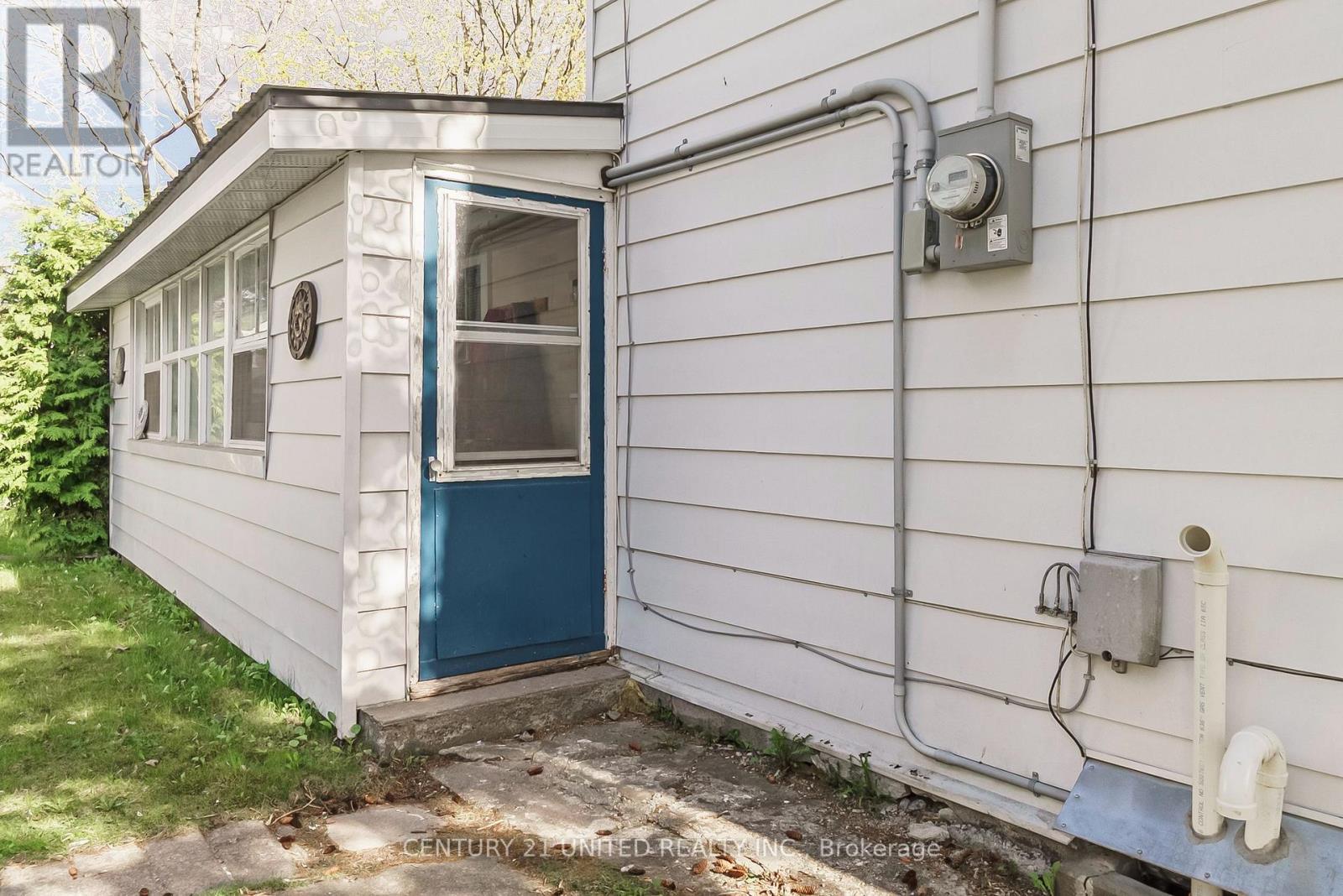 504 Rubidge Street, Peterborough Central (North), Ontario  K9H 4E7 - Photo 28 - X12143068