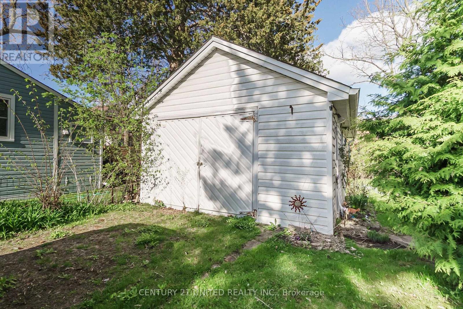 504 Rubidge Street, Peterborough Central (North), Ontario  K9H 4E7 - Photo 29 - X12143068