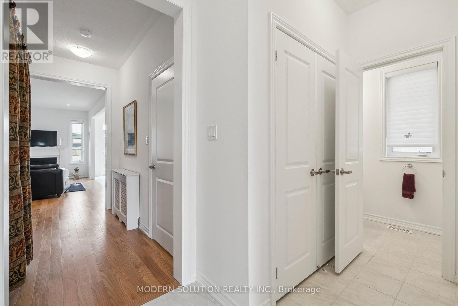 6 Hennessey Crescent, Kawartha Lakes (Lindsay), Ontario  K9V 0P1 - Photo 14 - X12143334