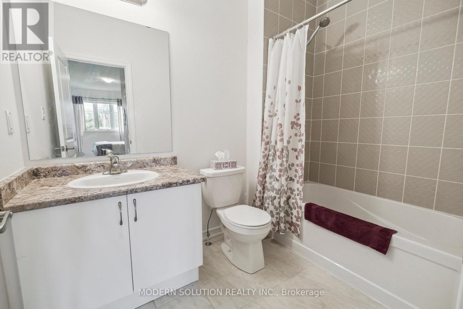 6 Hennessey Crescent, Kawartha Lakes (Lindsay), Ontario  K9V 0P1 - Photo 21 - X12143334