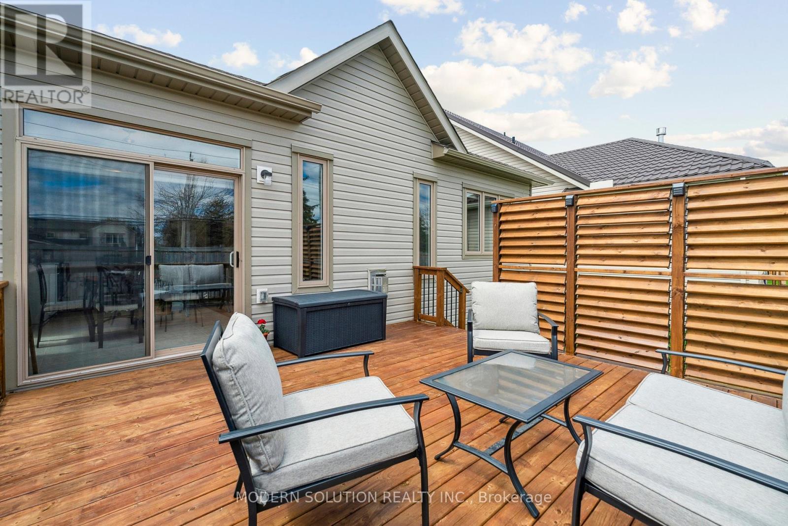 6 Hennessey Crescent, Kawartha Lakes (Lindsay), Ontario  K9V 0P1 - Photo 23 - X12143334