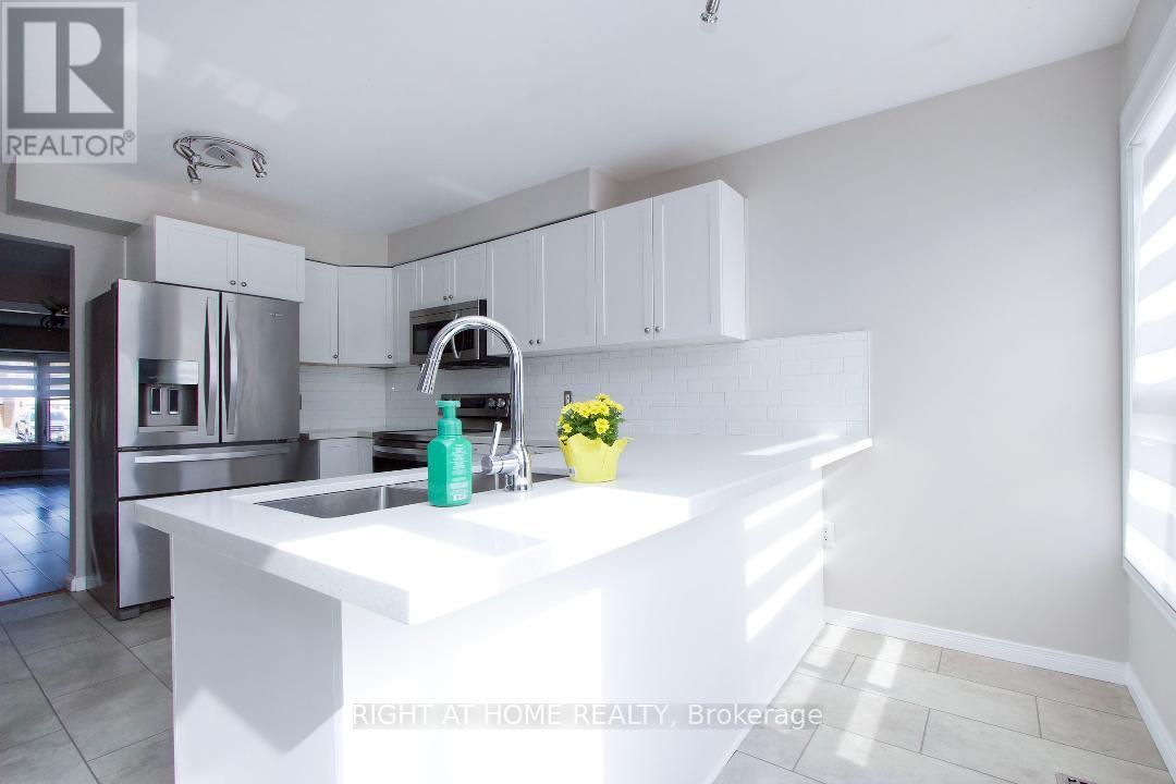 91 Foster Creek Drive N, Clarington (Newcastle), Ontario  L1B 1G5 - Photo 10 - E12143415