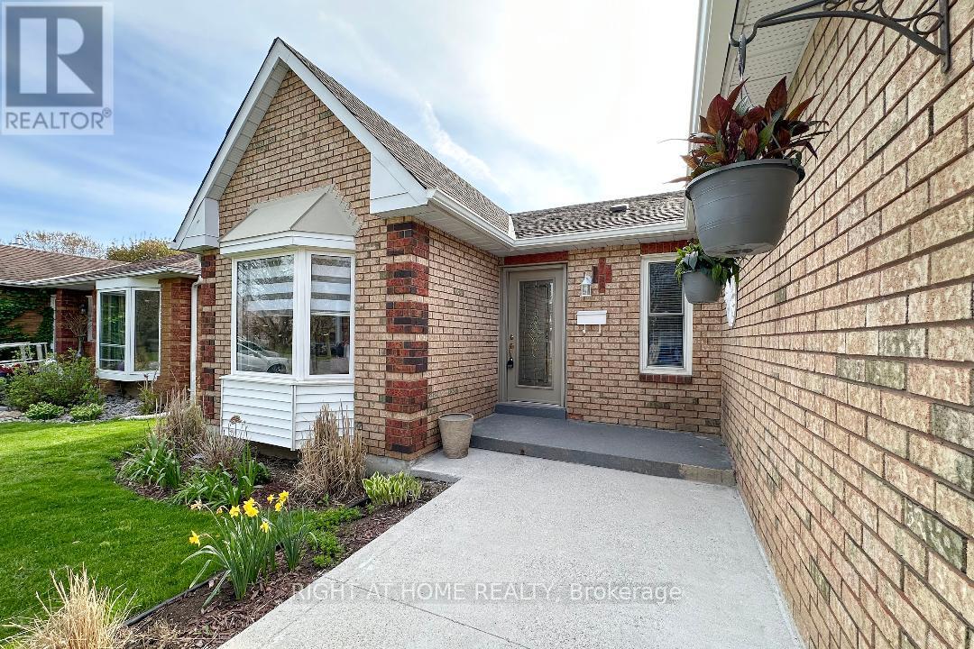 91 Foster Creek Drive N, Clarington (Newcastle), Ontario  L1B 1G5 - Photo 3 - E12143415