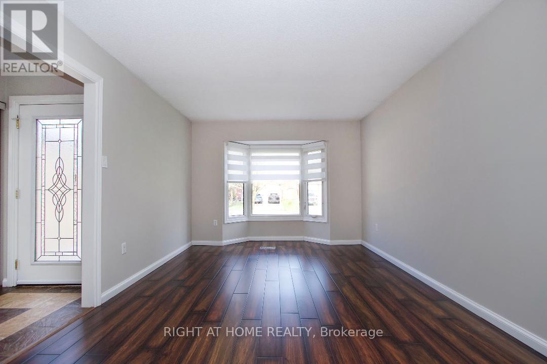 91 Foster Creek Drive N, Clarington (Newcastle), Ontario  L1B 1G5 - Photo 4 - E12143415