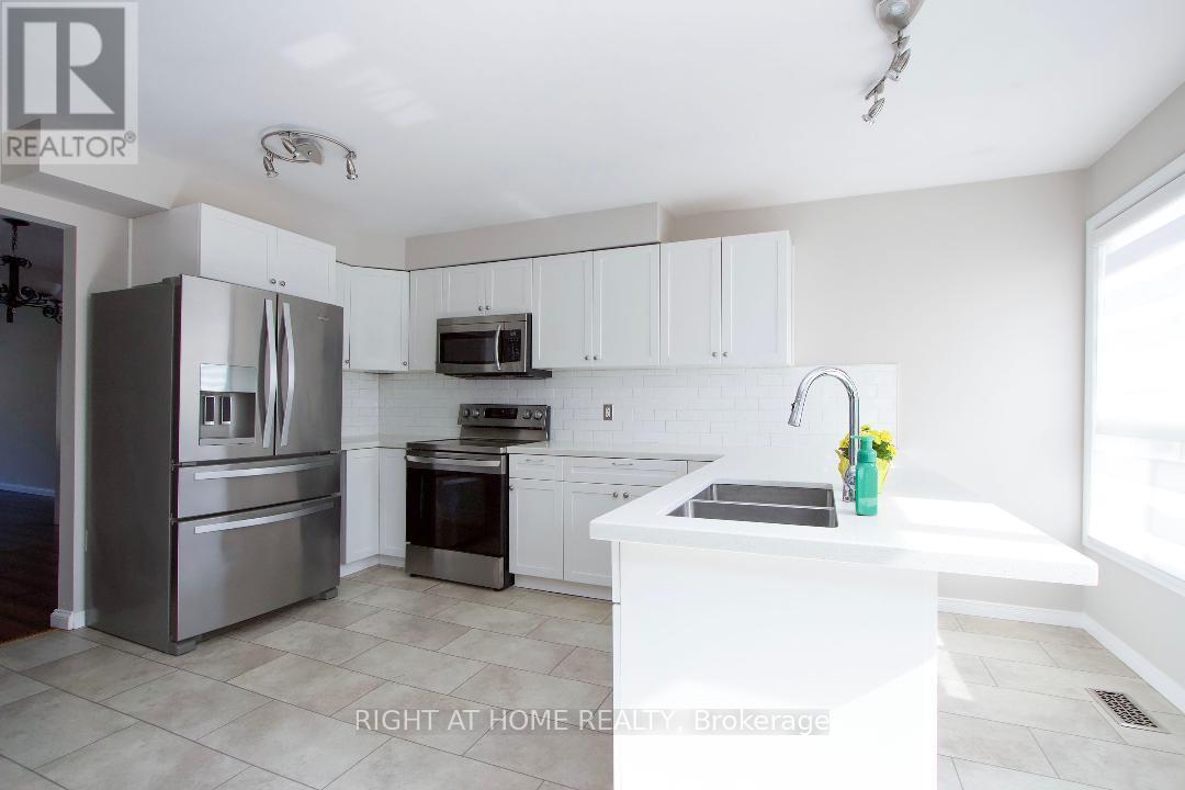 91 Foster Creek Drive N, Clarington (Newcastle), Ontario  L1B 1G5 - Photo 9 - E12143415