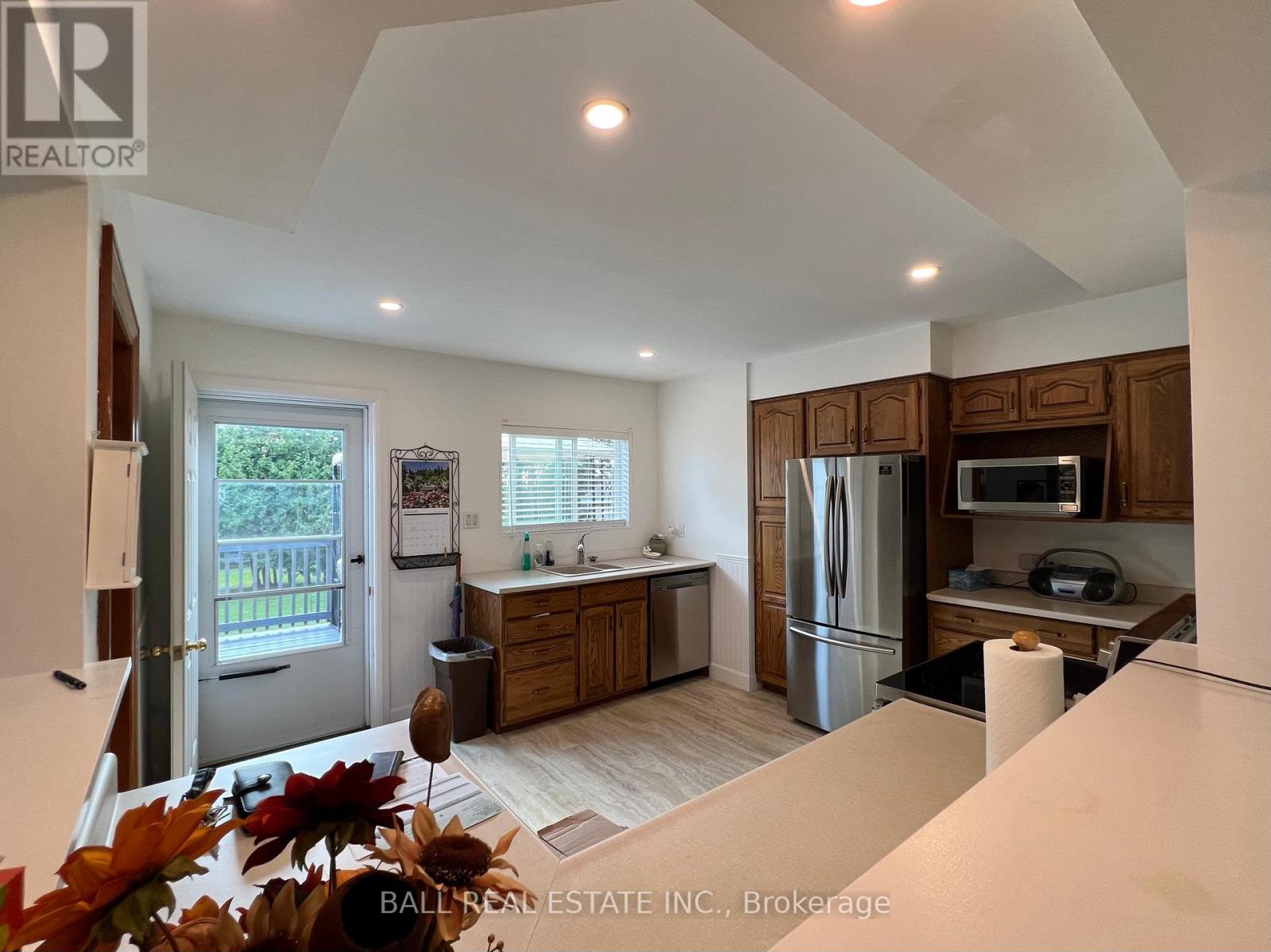 1183 Chemong Road, Peterborough North (North), Ontario  K9J 6X2 - Photo 13 - X12143650