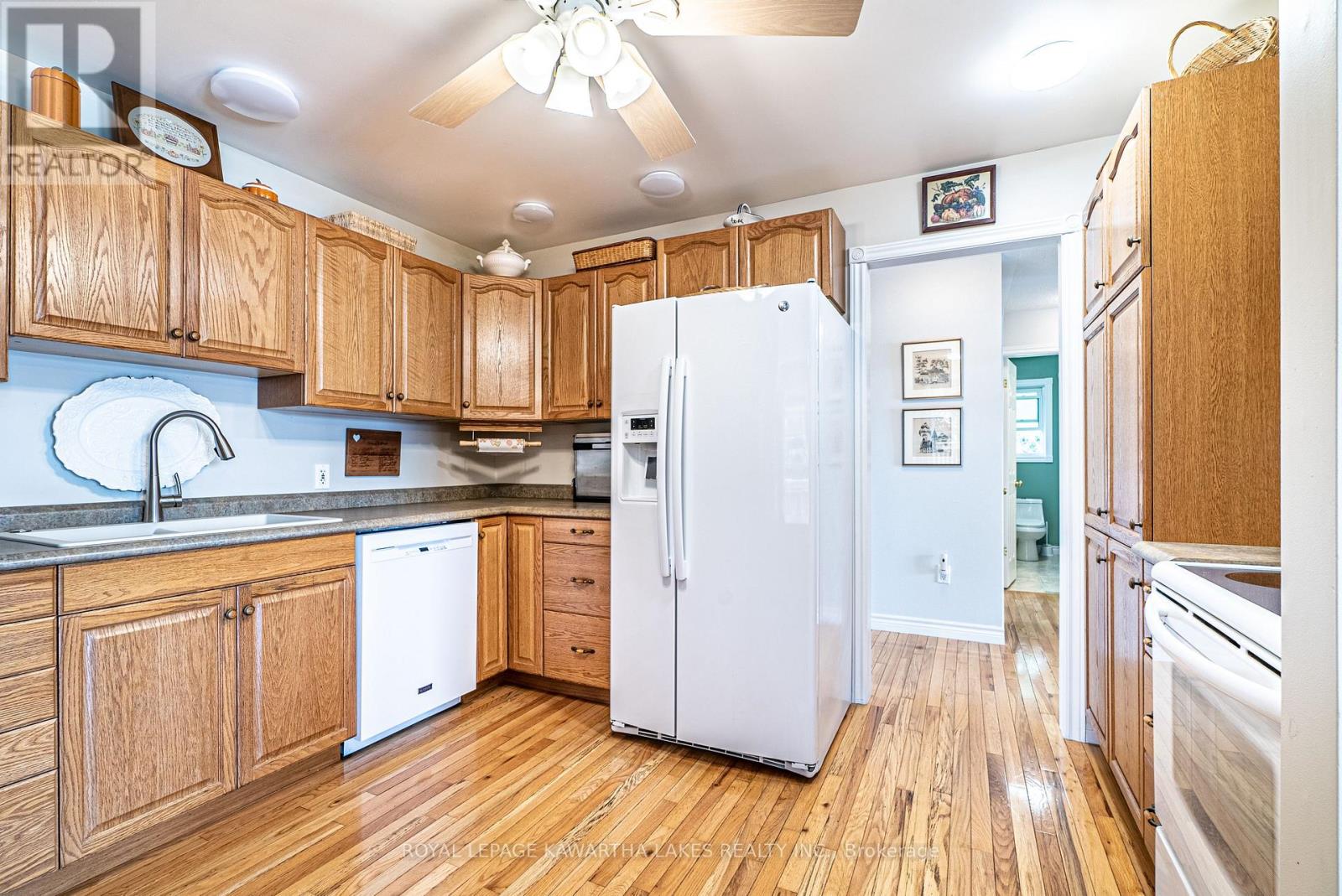 36 Riverside Drive, Kawartha Lakes (Lindsay), Ontario  K9V 4R2 - Photo 11 - X12143777