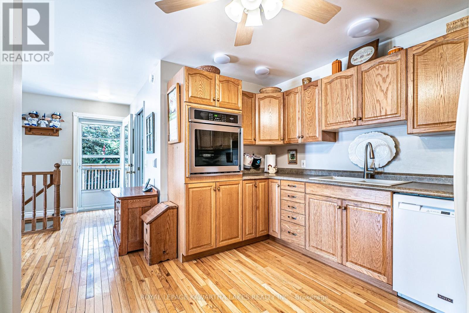 36 Riverside Drive, Kawartha Lakes (Lindsay), Ontario  K9V 4R2 - Photo 12 - X12143777