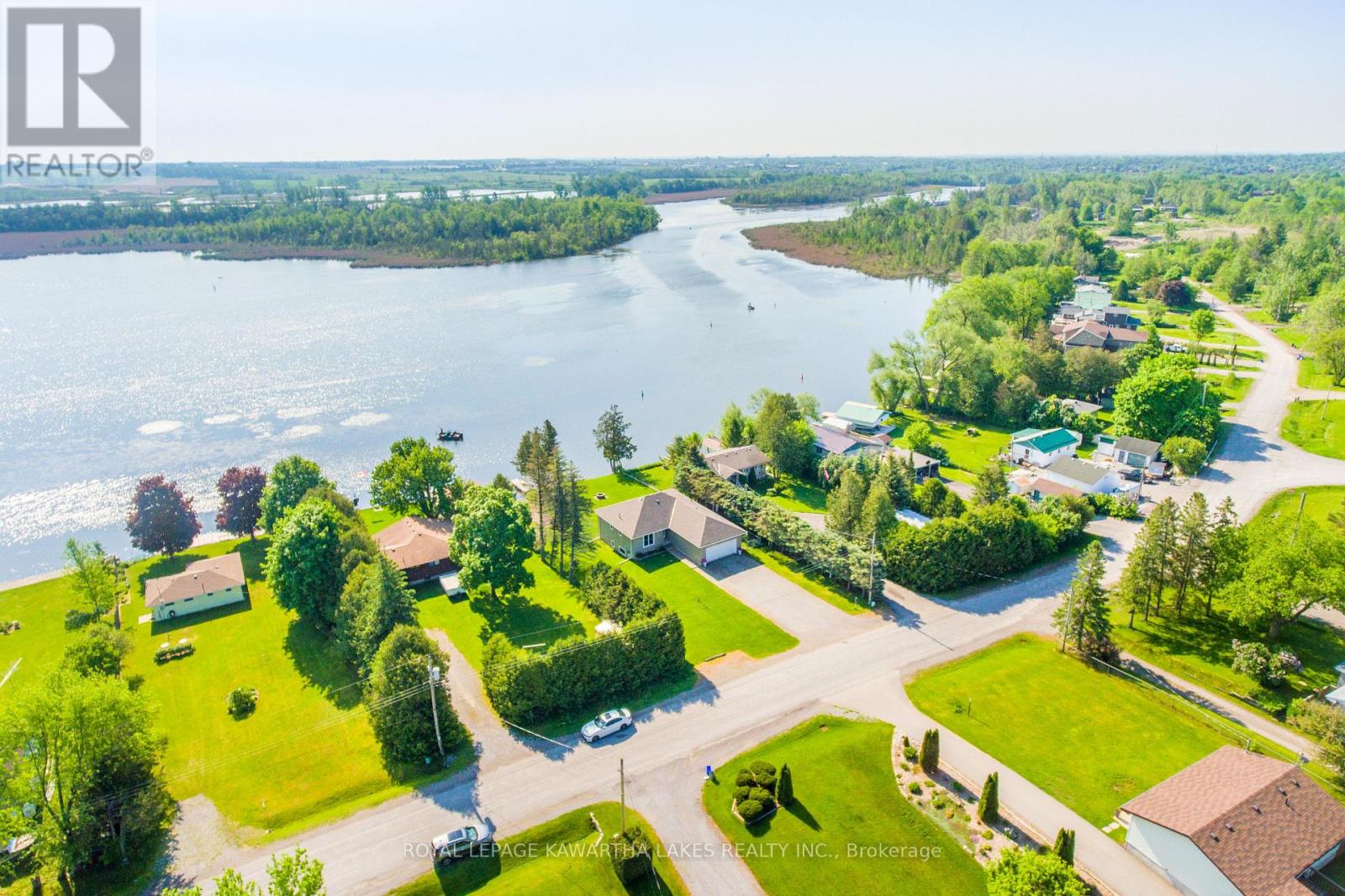 36 Riverside Drive, Kawartha Lakes (Lindsay), Ontario  K9V 4R2 - Photo 4 - X12143777
