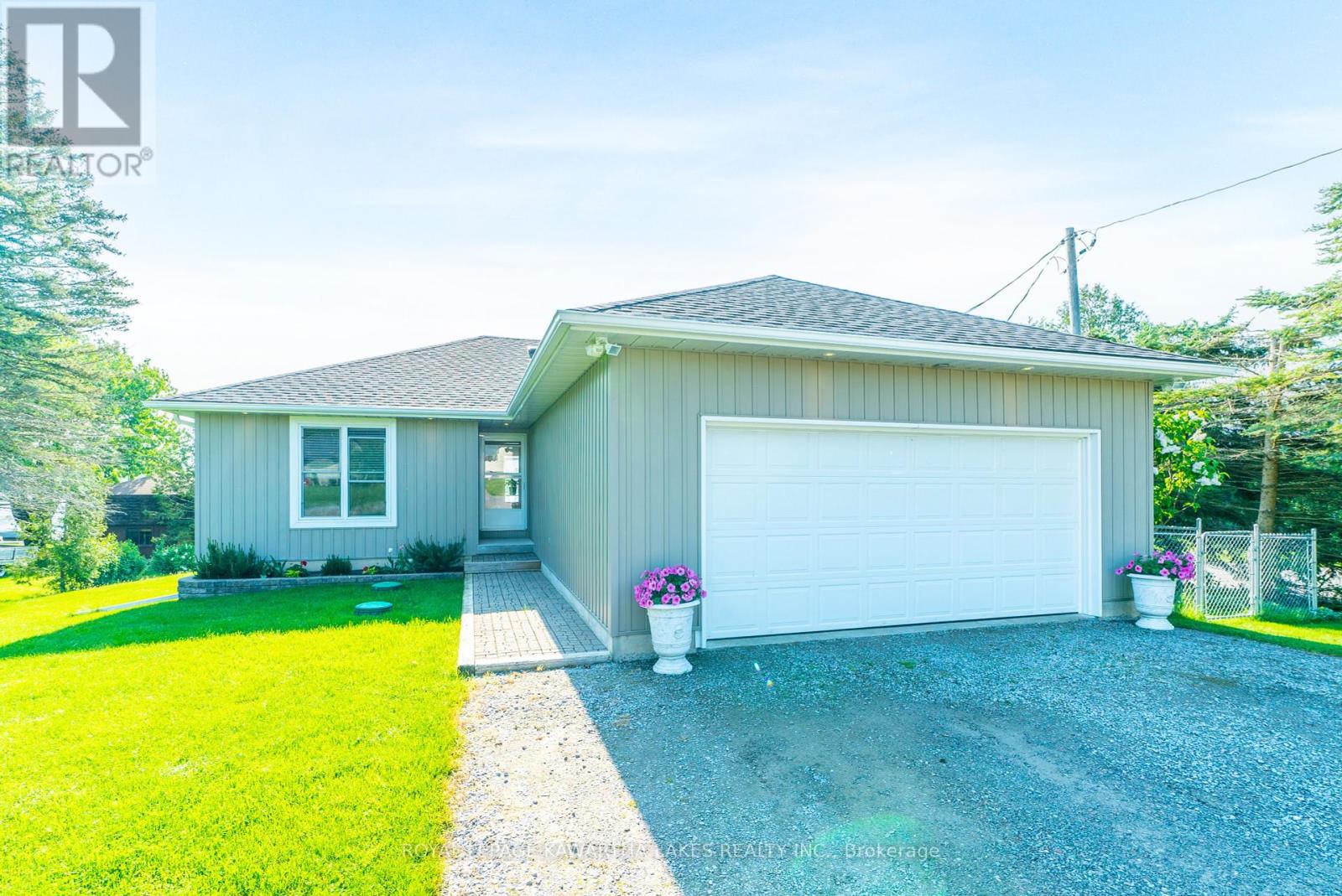 36 Riverside Drive, Kawartha Lakes (Lindsay), Ontario  K9V 4R2 - Photo 6 - X12143777