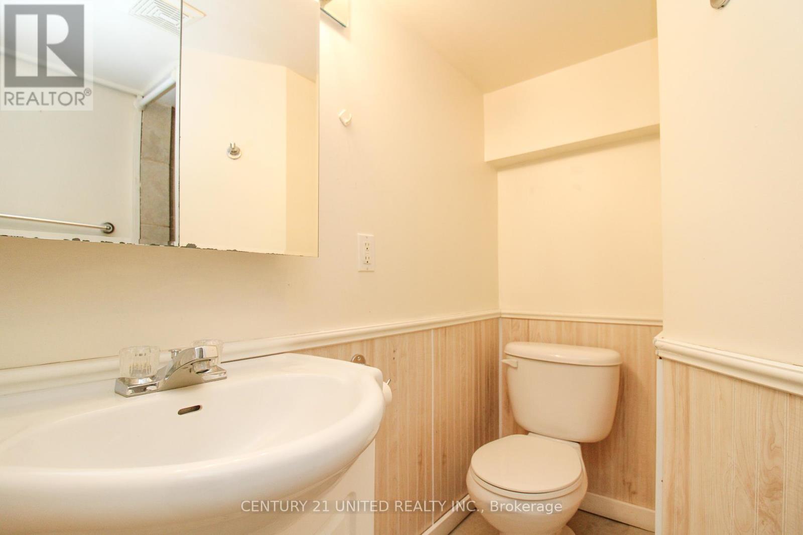 96 Montgomery Street, Peterborough South (West), Ontario  K9J 1W9 - Photo 27 - X12143830