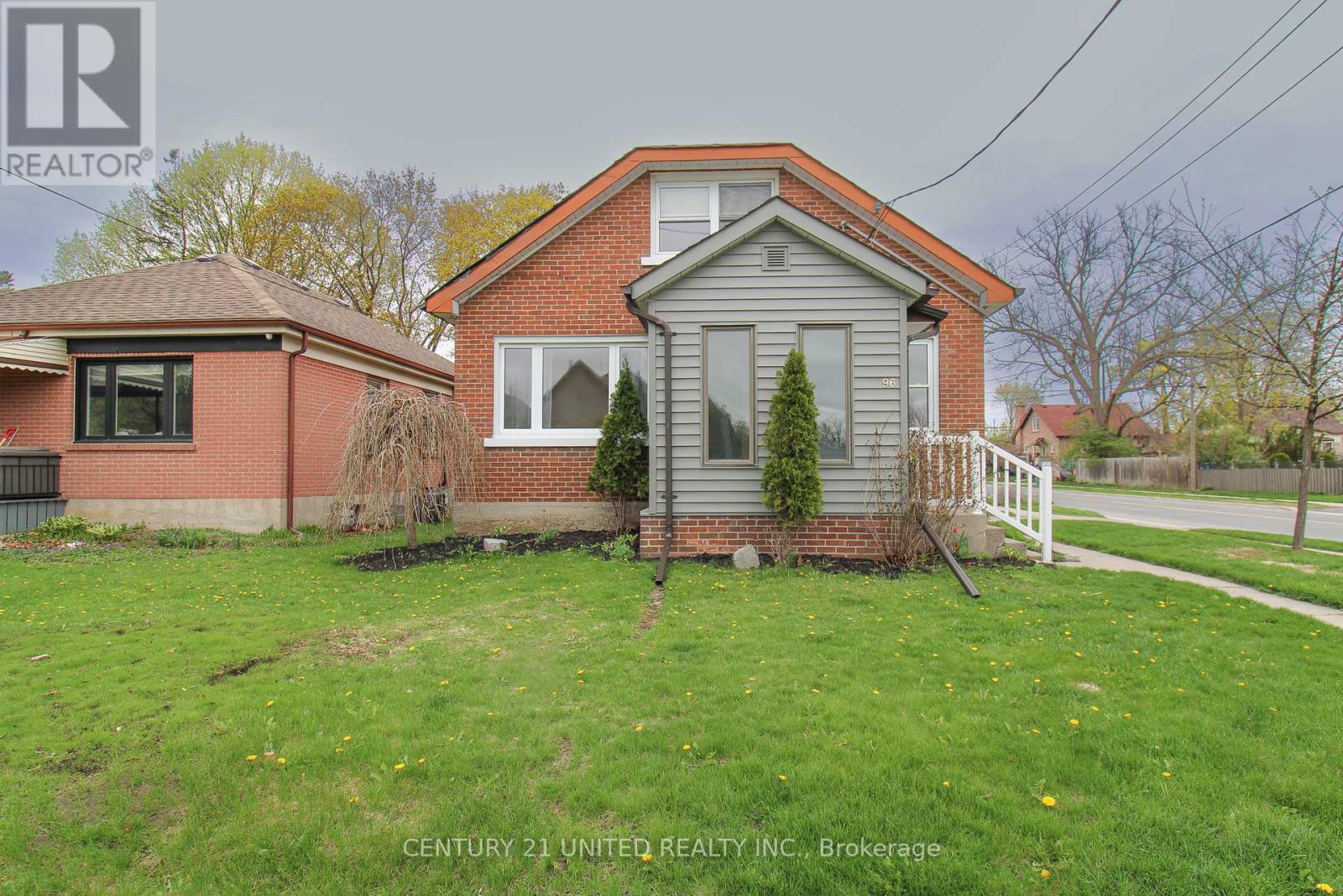 96 Montgomery Street, Peterborough South (West), Ontario  K9J 1W9 - Photo 7 - X12143830