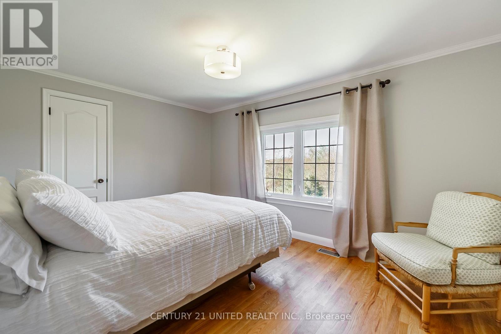 902 Valleyview Drive, Peterborough West (North), Ontario  K9J 6R1 - Photo 14 - X12143895