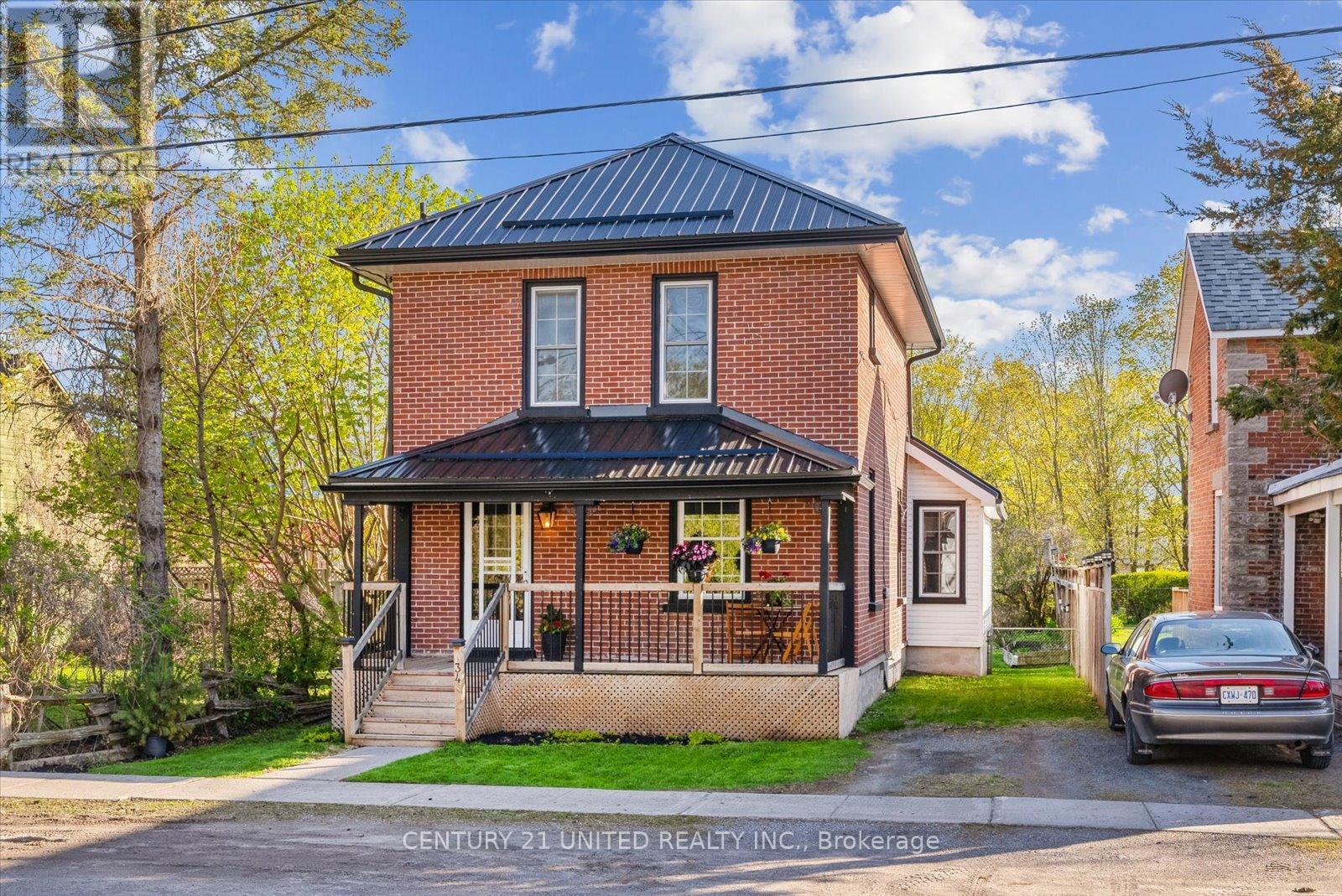 34 Church Avenue, Trent Hills (Campbellford), Ontario  K0L 1L0 - Photo 1 - X12144041