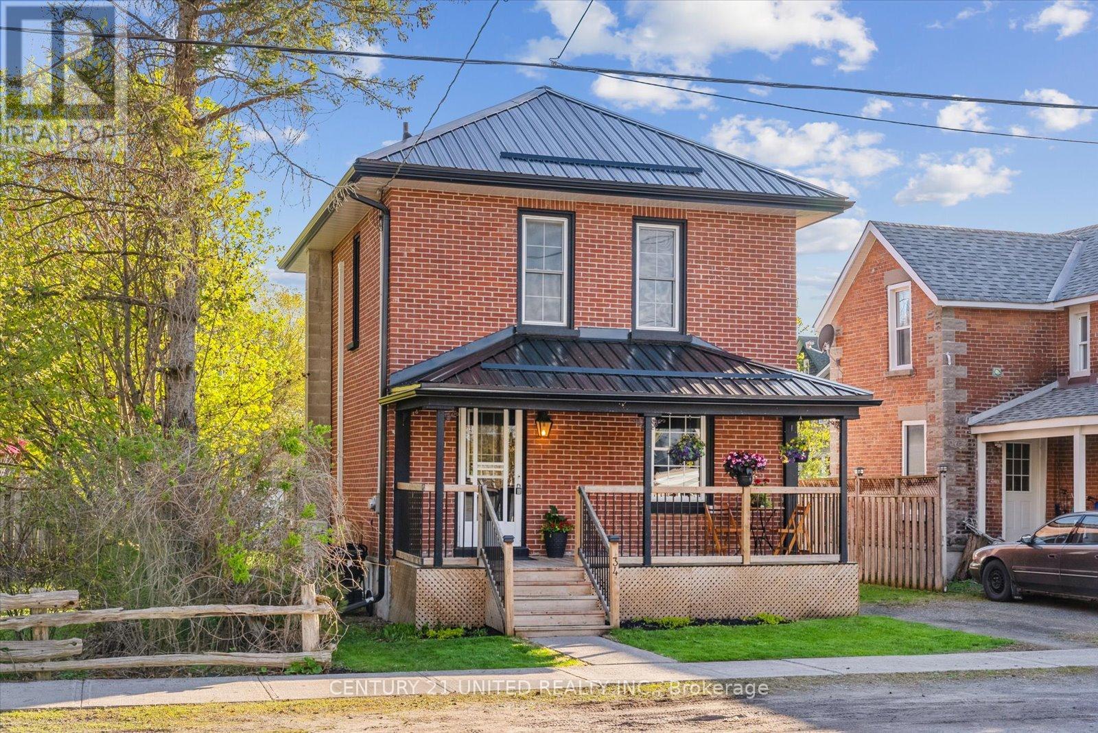 34 Church Avenue, Trent Hills (Campbellford), Ontario  K0L 1L0 - Photo 3 - X12144041